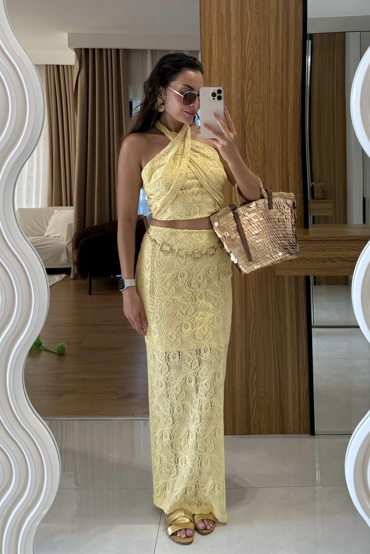 Antonio Sarı Dantel Boyundan Bağlamalı Takım