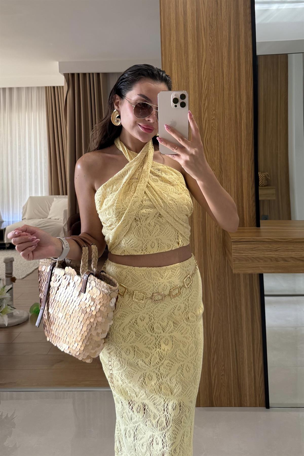 Antonio Sarı Dantel Boyundan Bağlamalı Takım