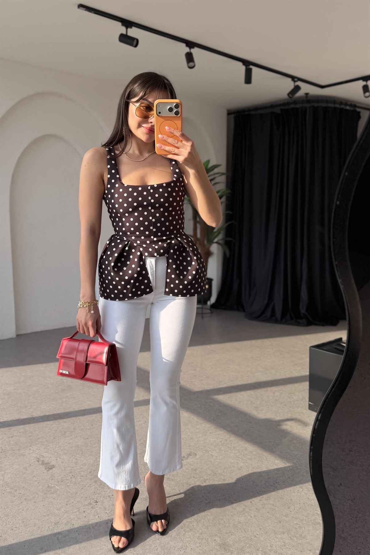 Arden Beyaz Hafif İspanyol Kısa Paça Jean