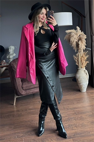 Asimetrik geçişli deri kalem etek