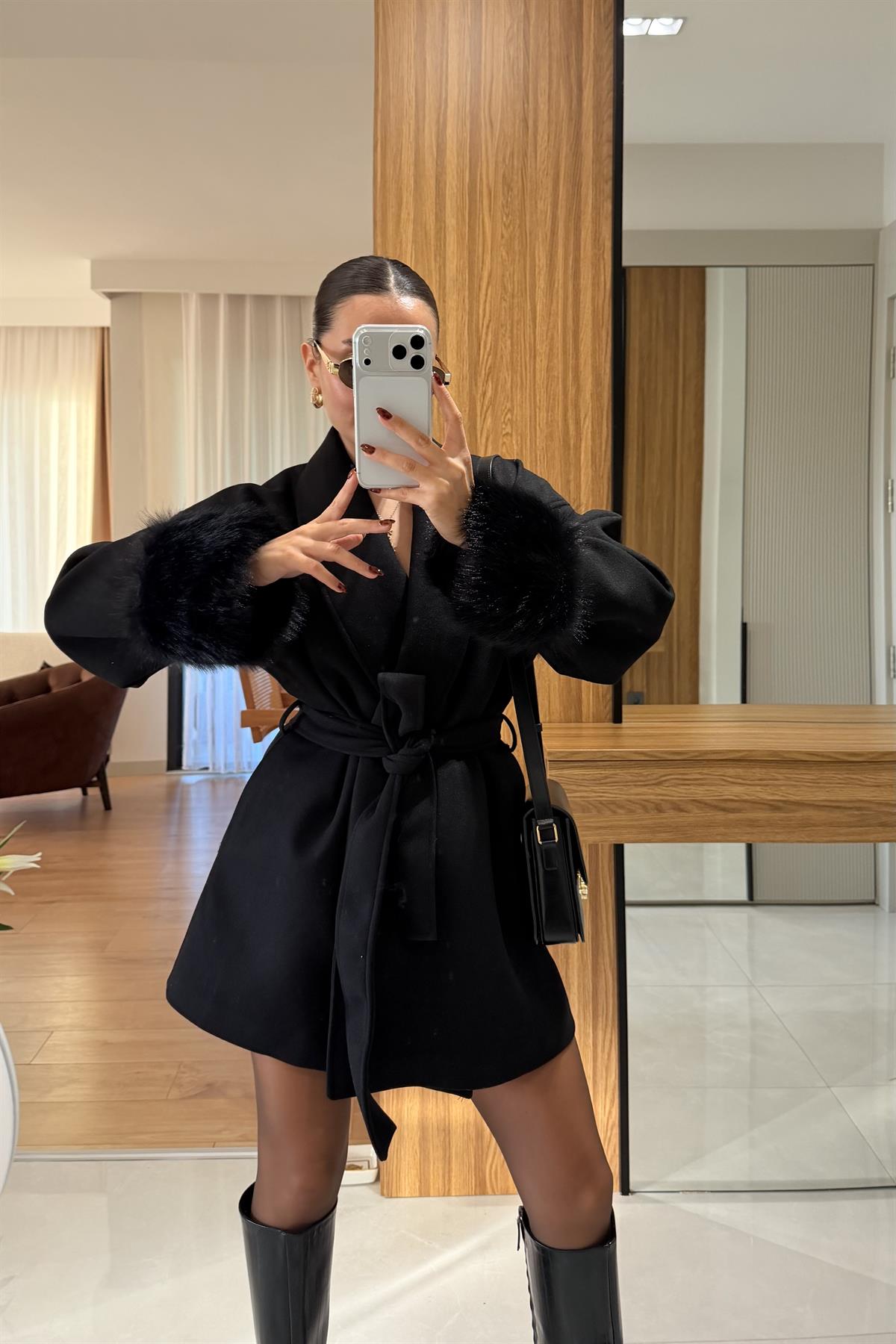 Athena Siyah Kolları Peluş Kaşe Kaban 