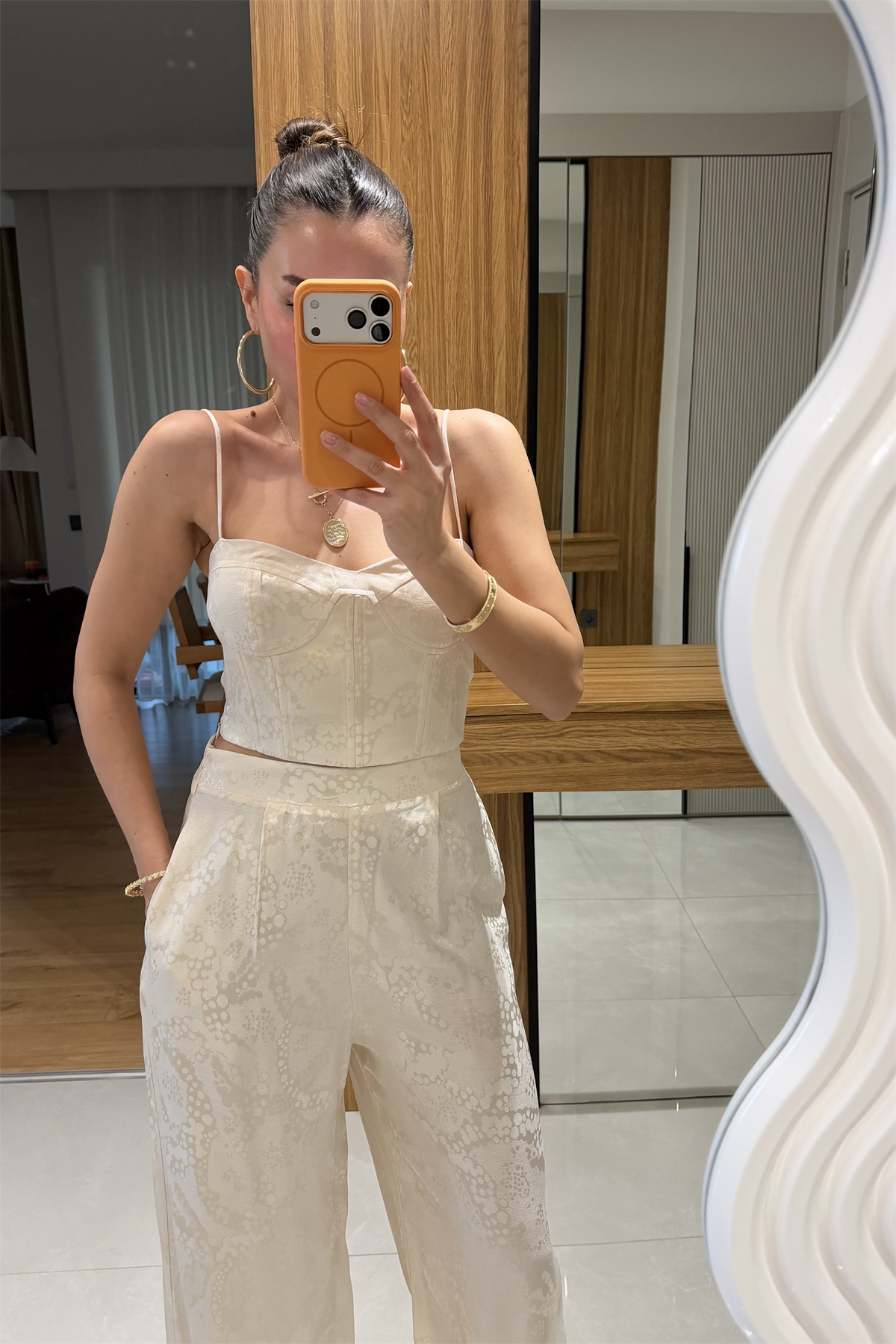 Avena Bej Saten Dokulu Askılı Crop