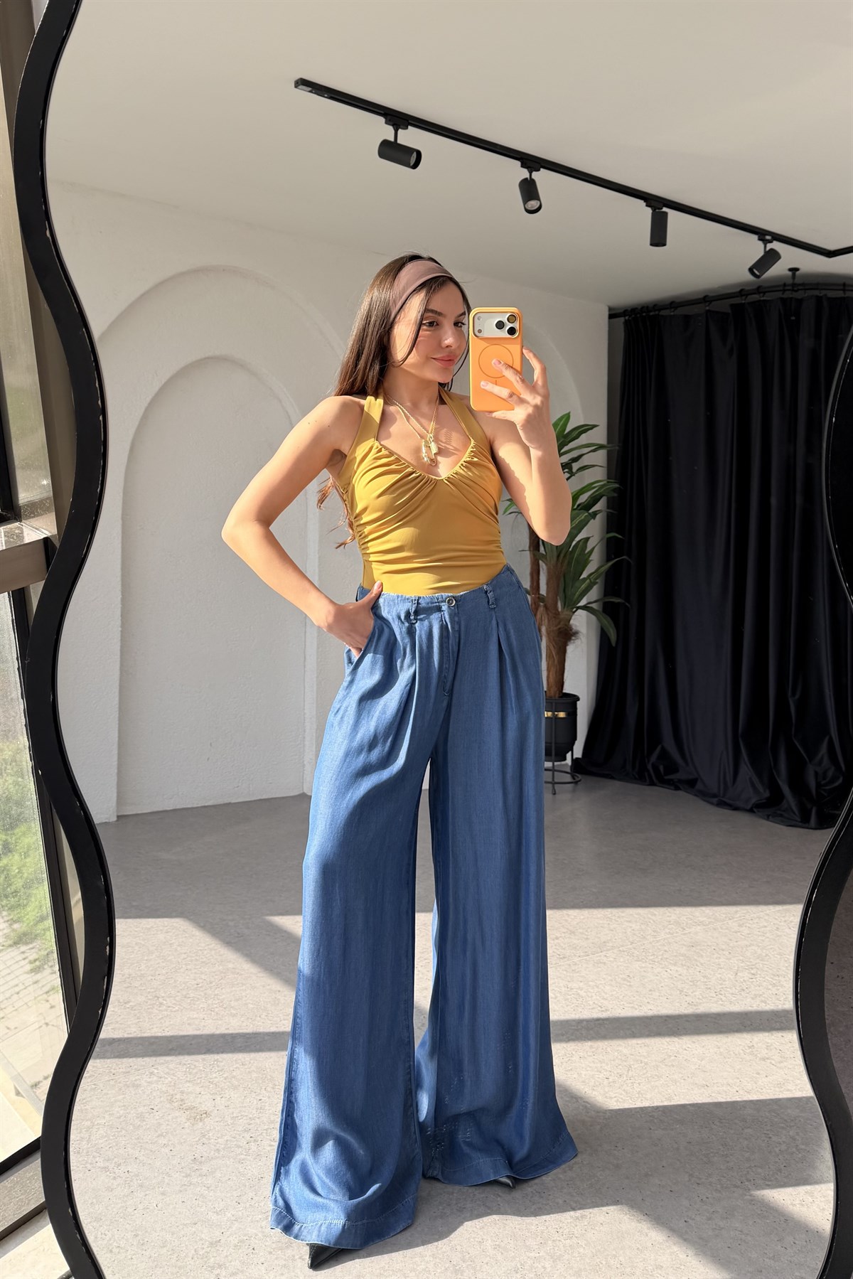 Babe Hardal Büzgülü Halter Yaka Bodysuit