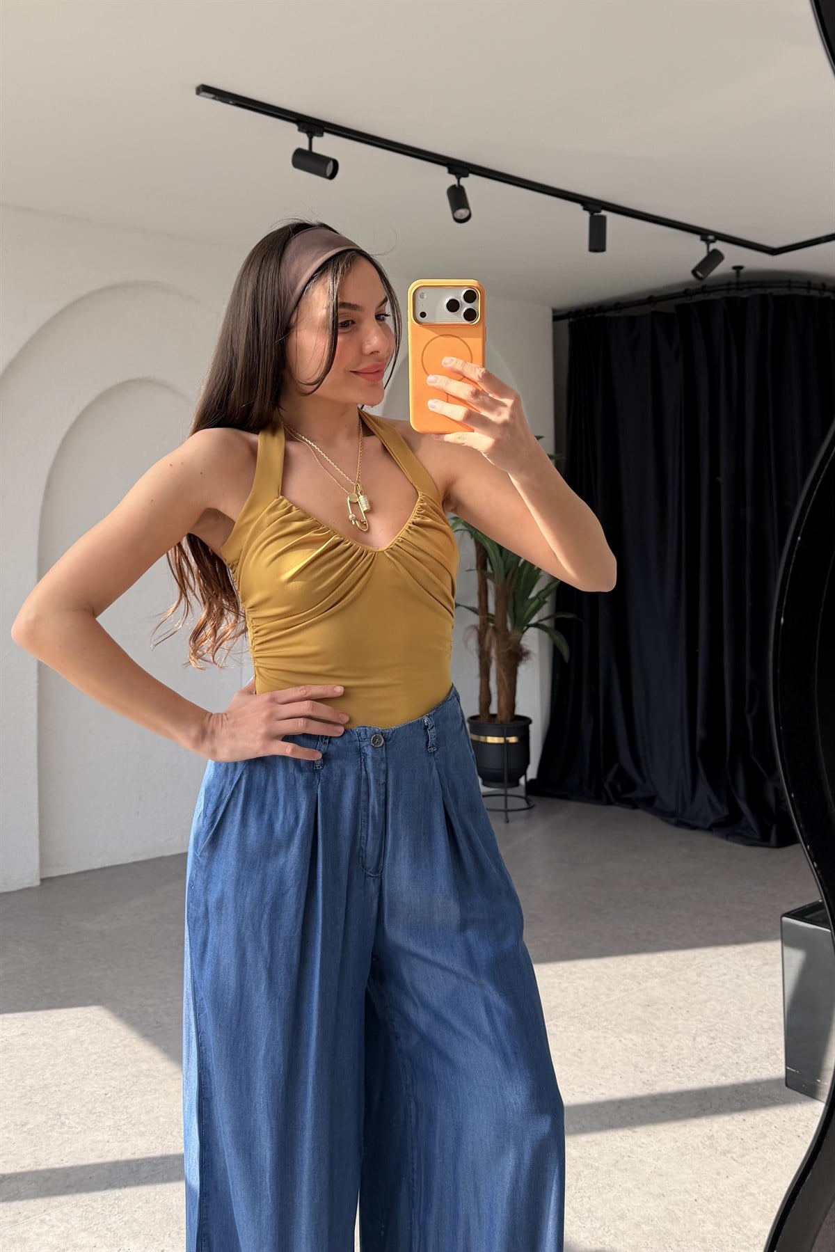 Babe Hardal Büzgülü Halter Yaka Bodysuit