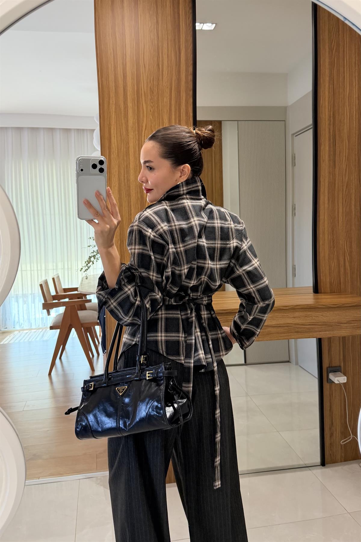 Balena Siyah Ekoseli Bağcıklı Gömlek