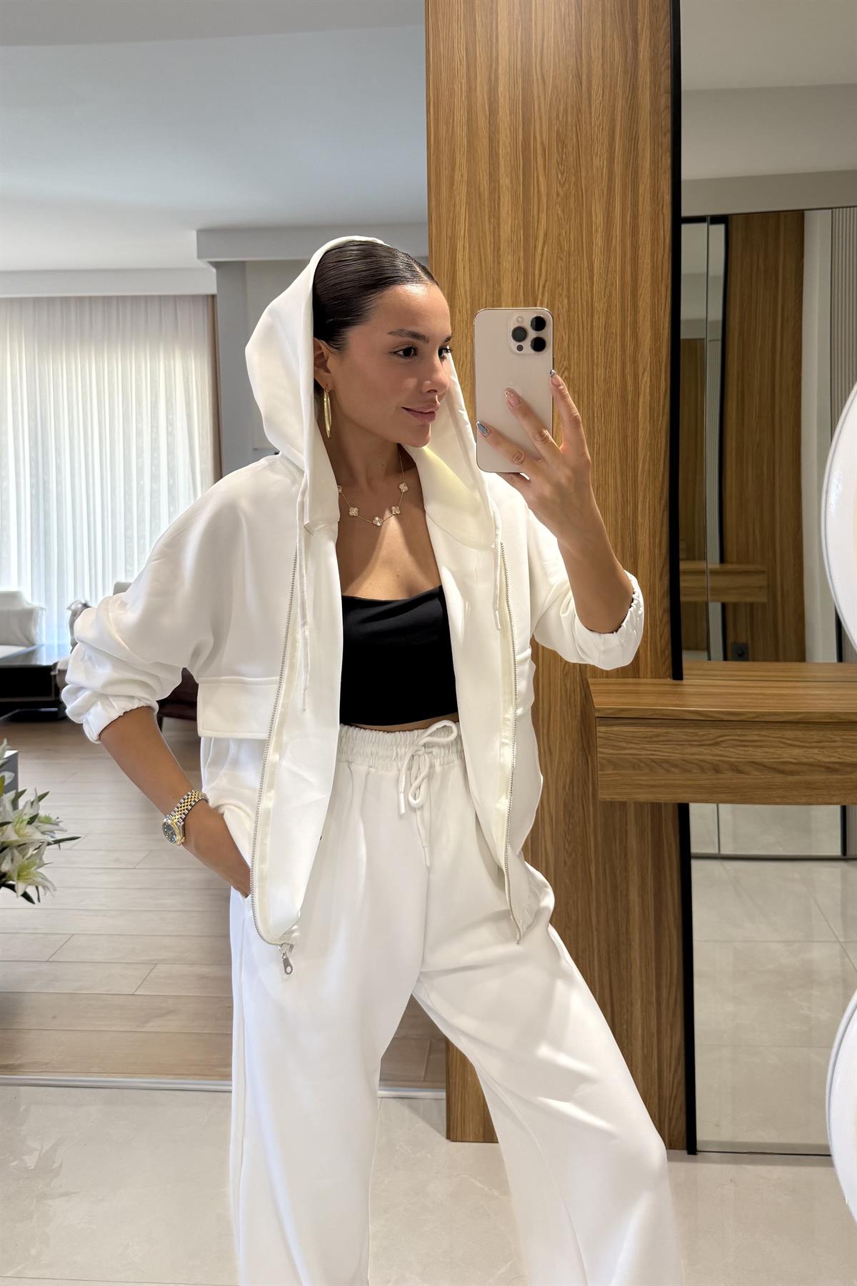 Balvin Beyaz Kapüşonlu Eşofman Takımı