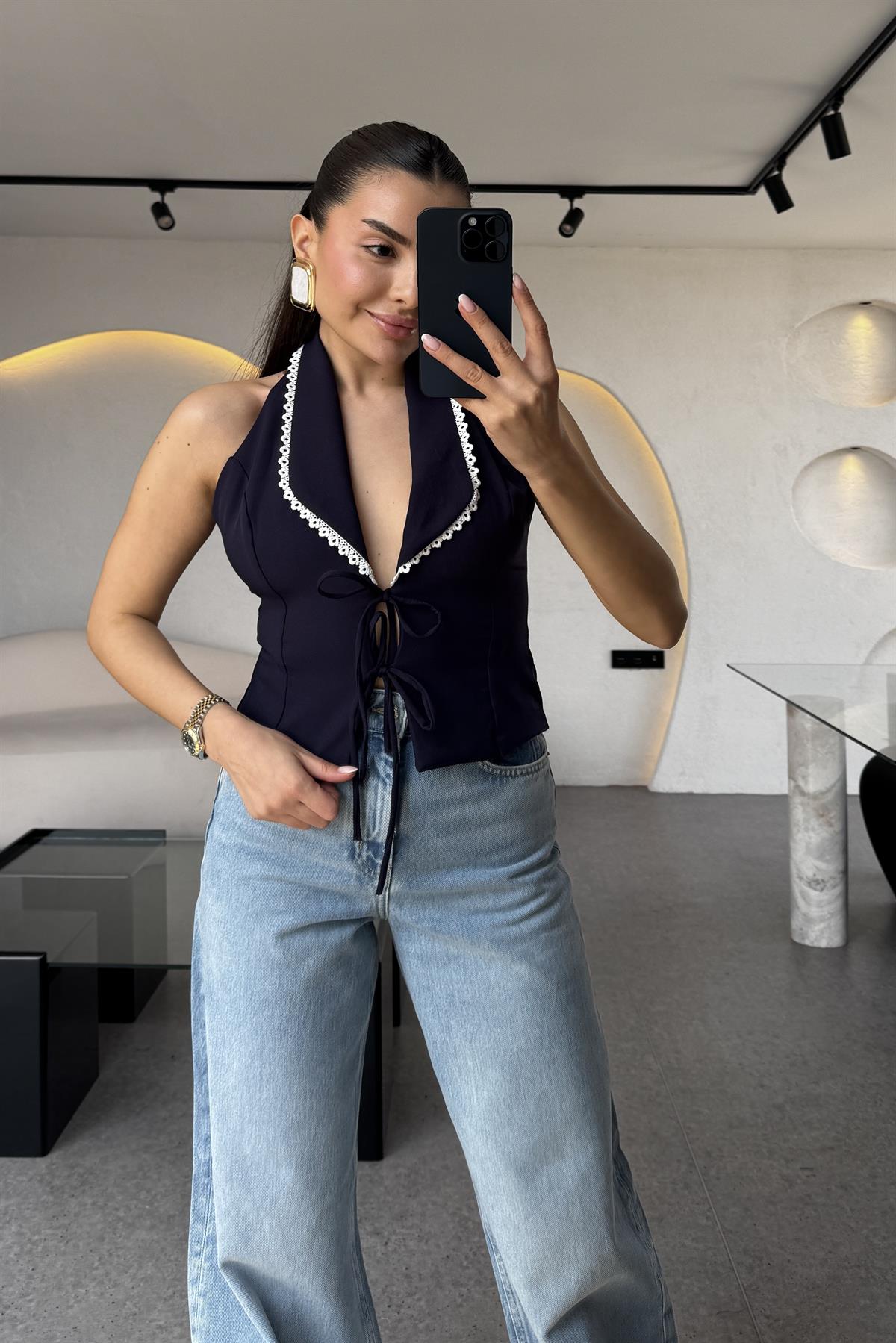 Beauty Dantel Yakalı Lacivert Yelek