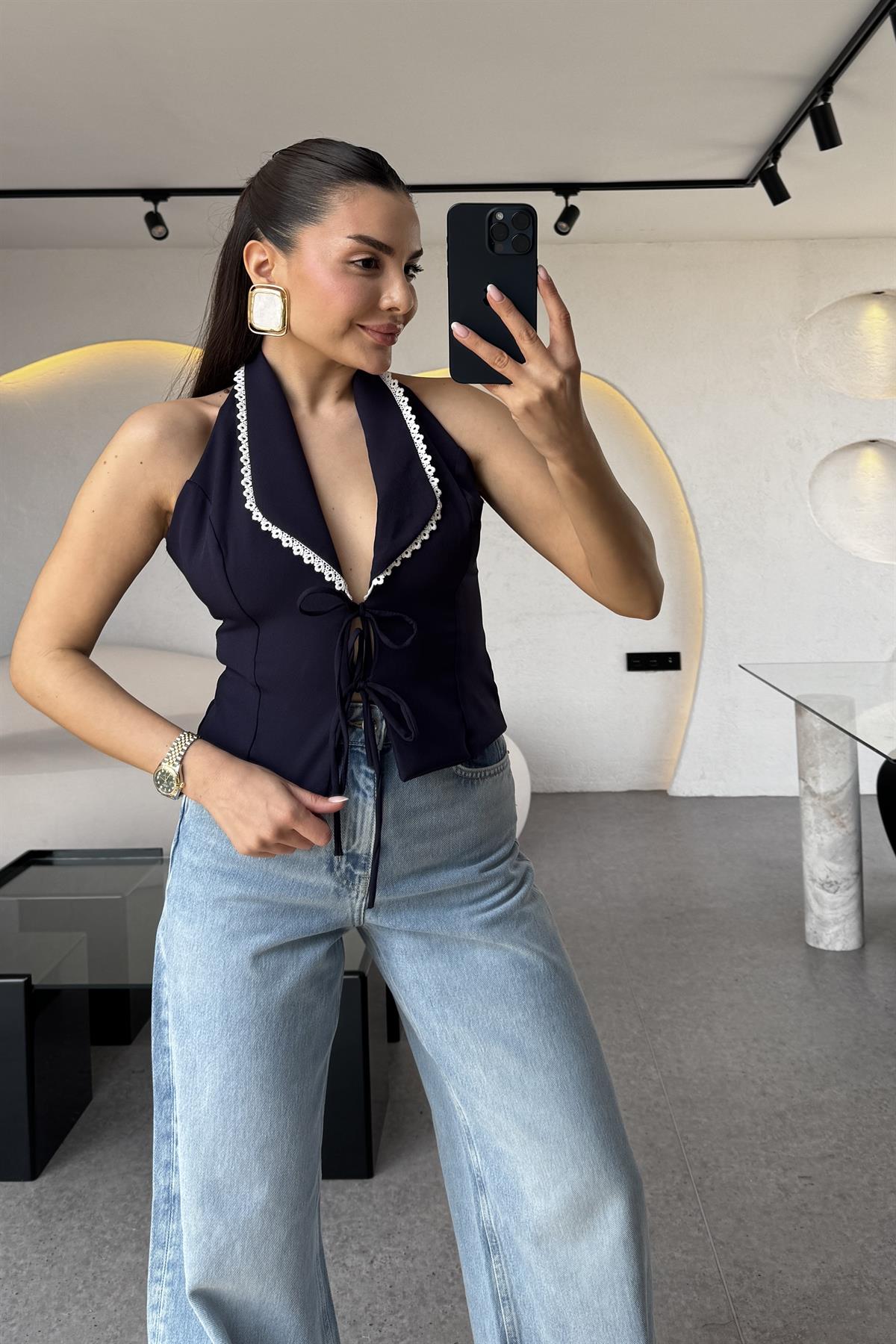 Beauty Dantel Yakalı Lacivert Yelek
