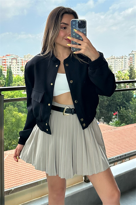 Bej rengi pileli kolej şort etek