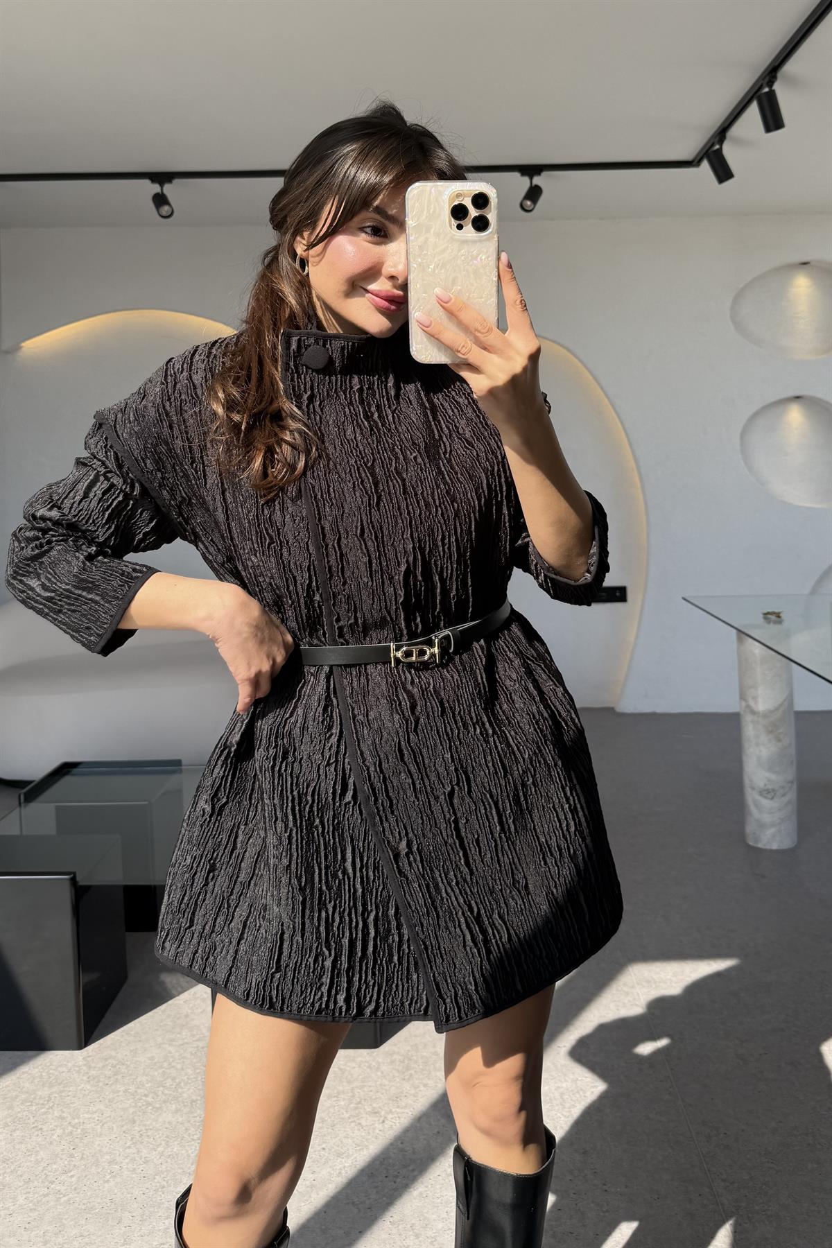 Belina Siyah Dik Yaka Jakarlı Kemerli Ceket