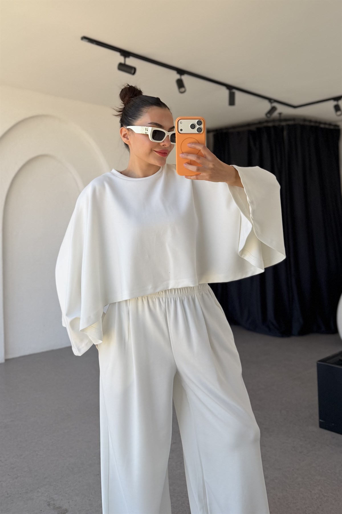 Belinda Beyaz Yarasa Kol Modal Takım