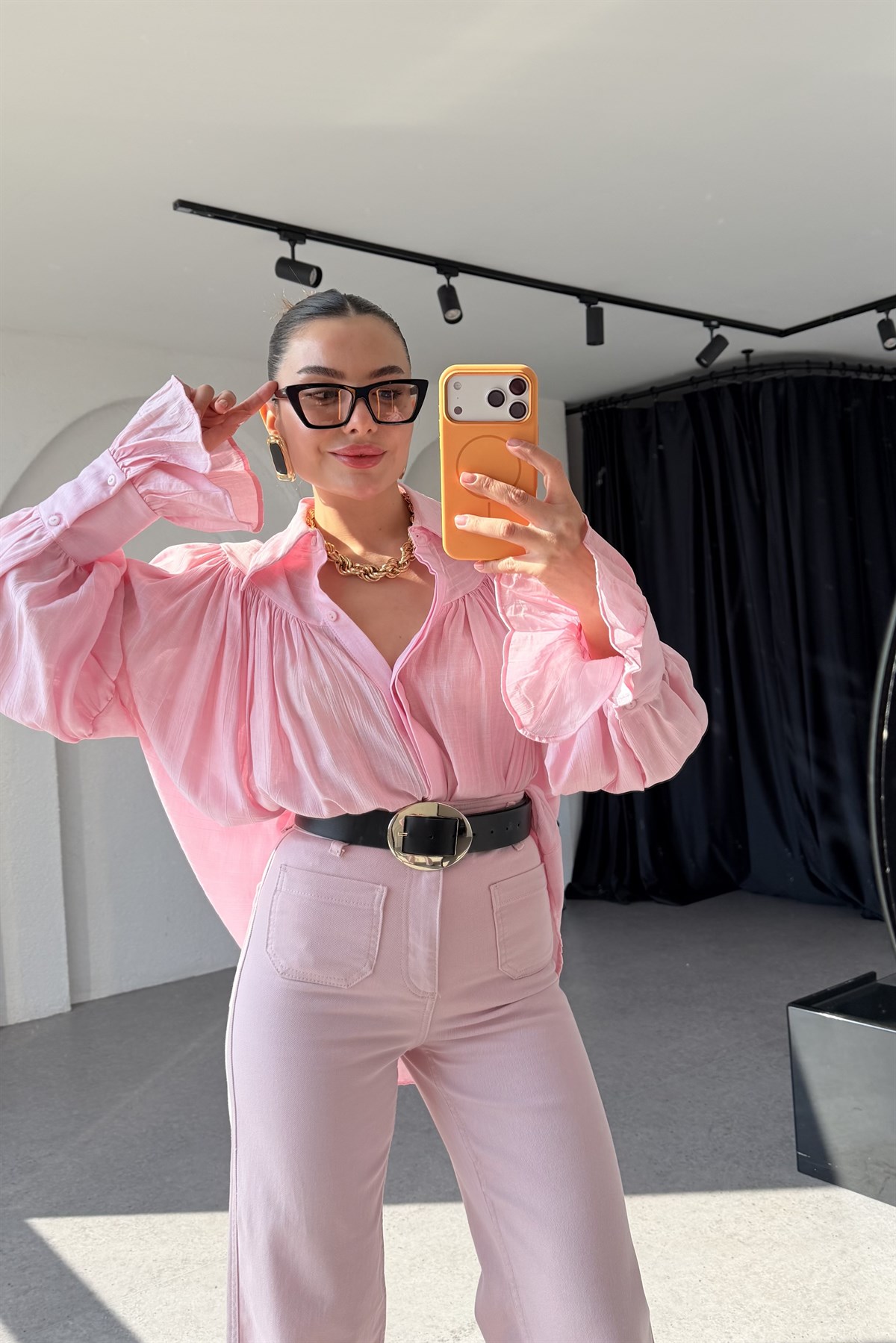 Bellis Pembe Büzgülü Tasarım Gömlek