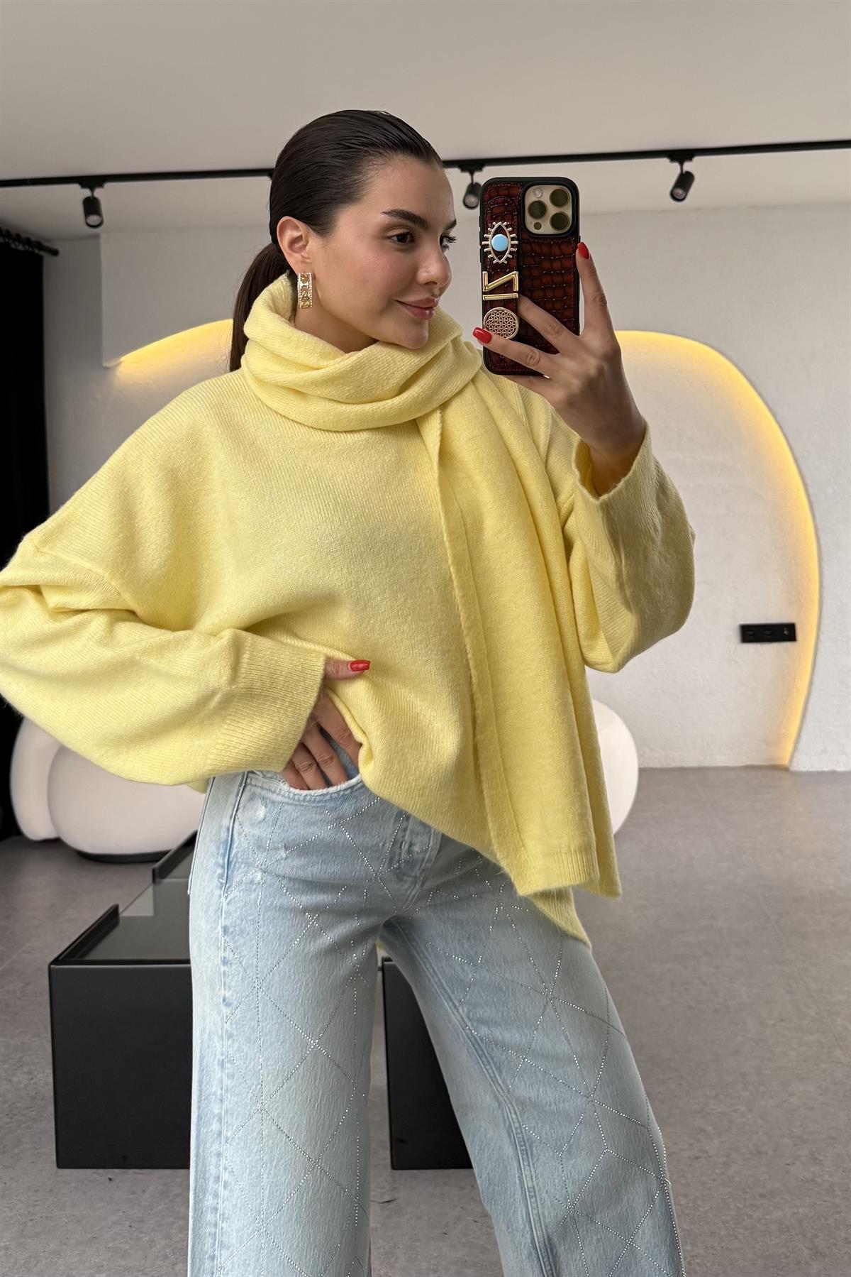 Belovi Sarı Atkılı Oversize Kazak 