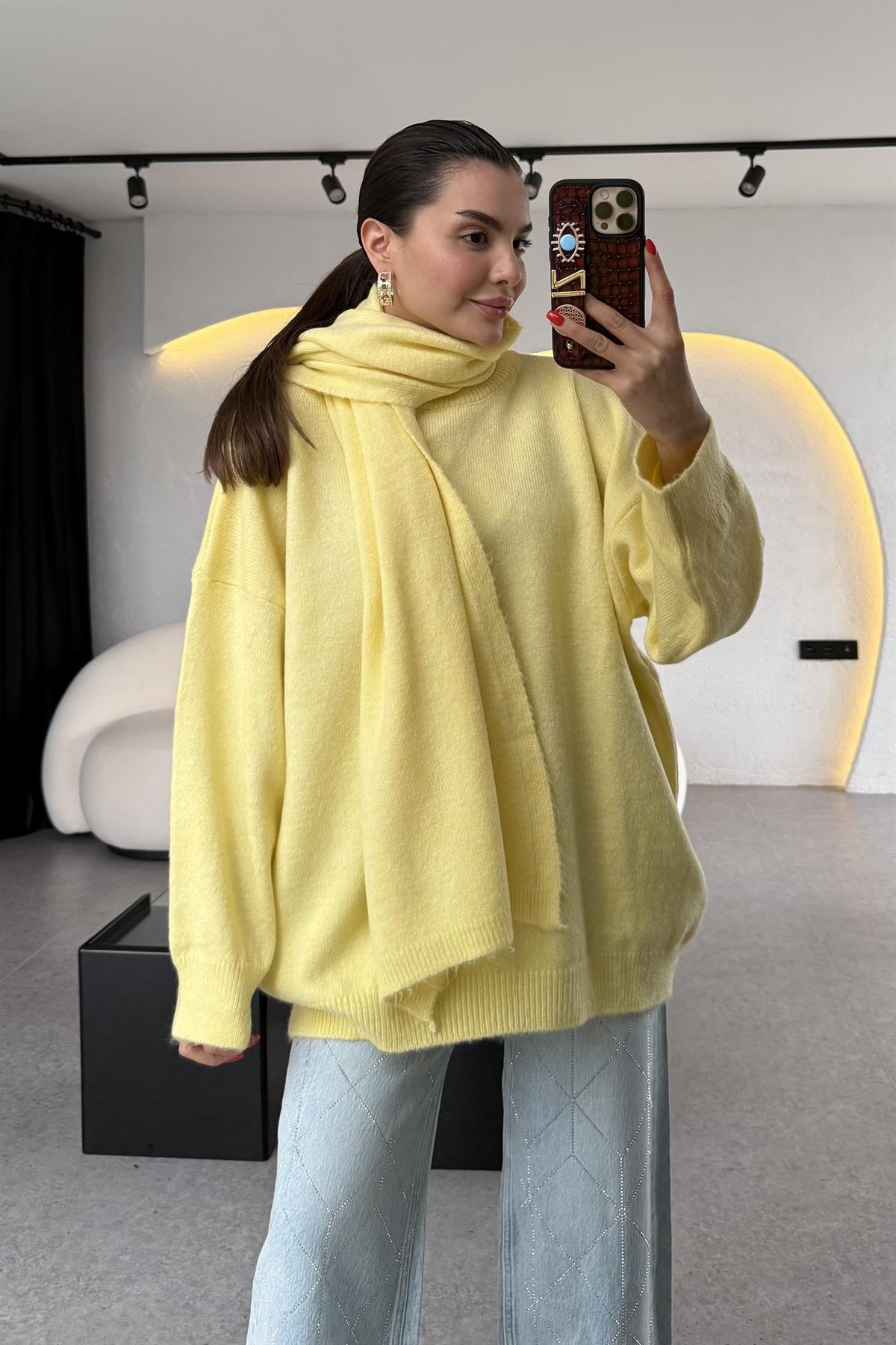 Belovi Sarı Atkılı Oversize Kazak 