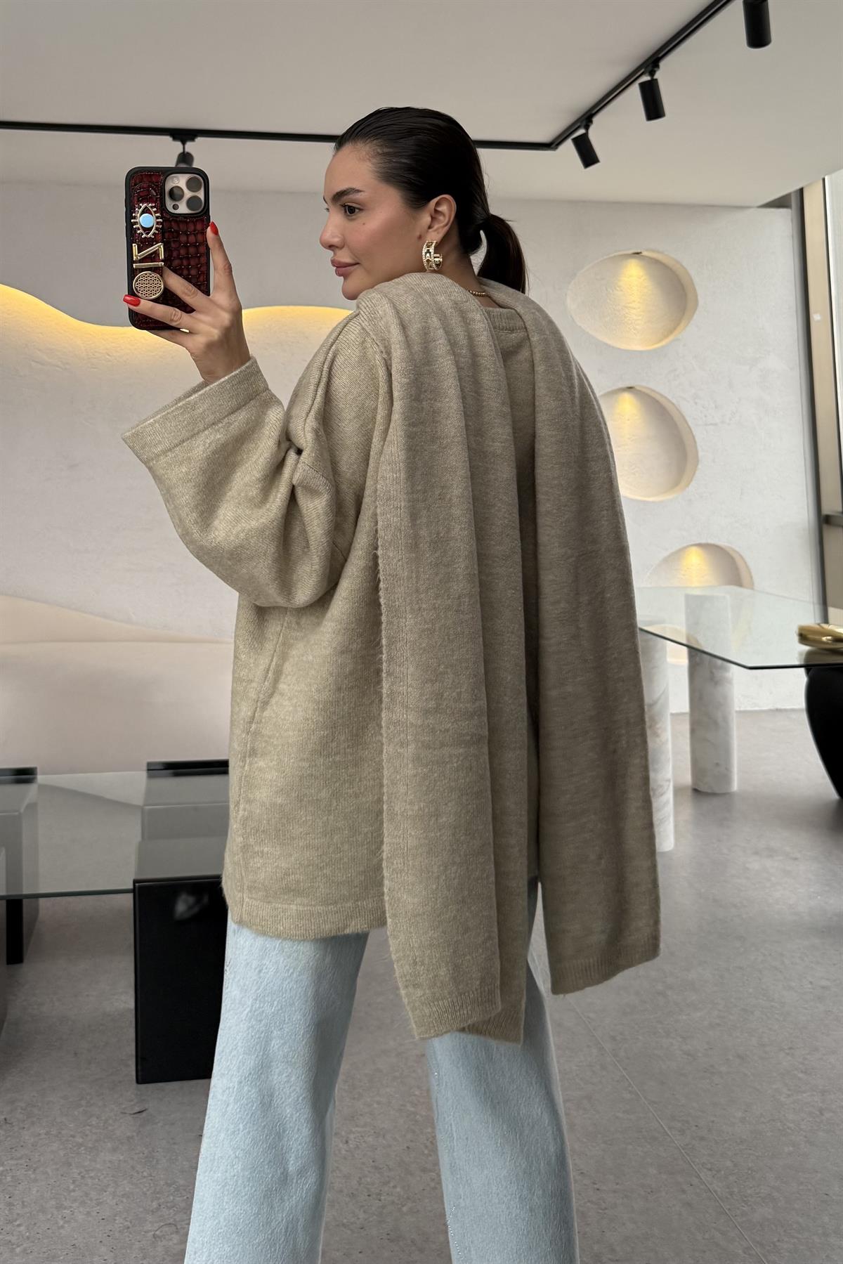 Belovi Taş Atkılı Oversize Kazak 