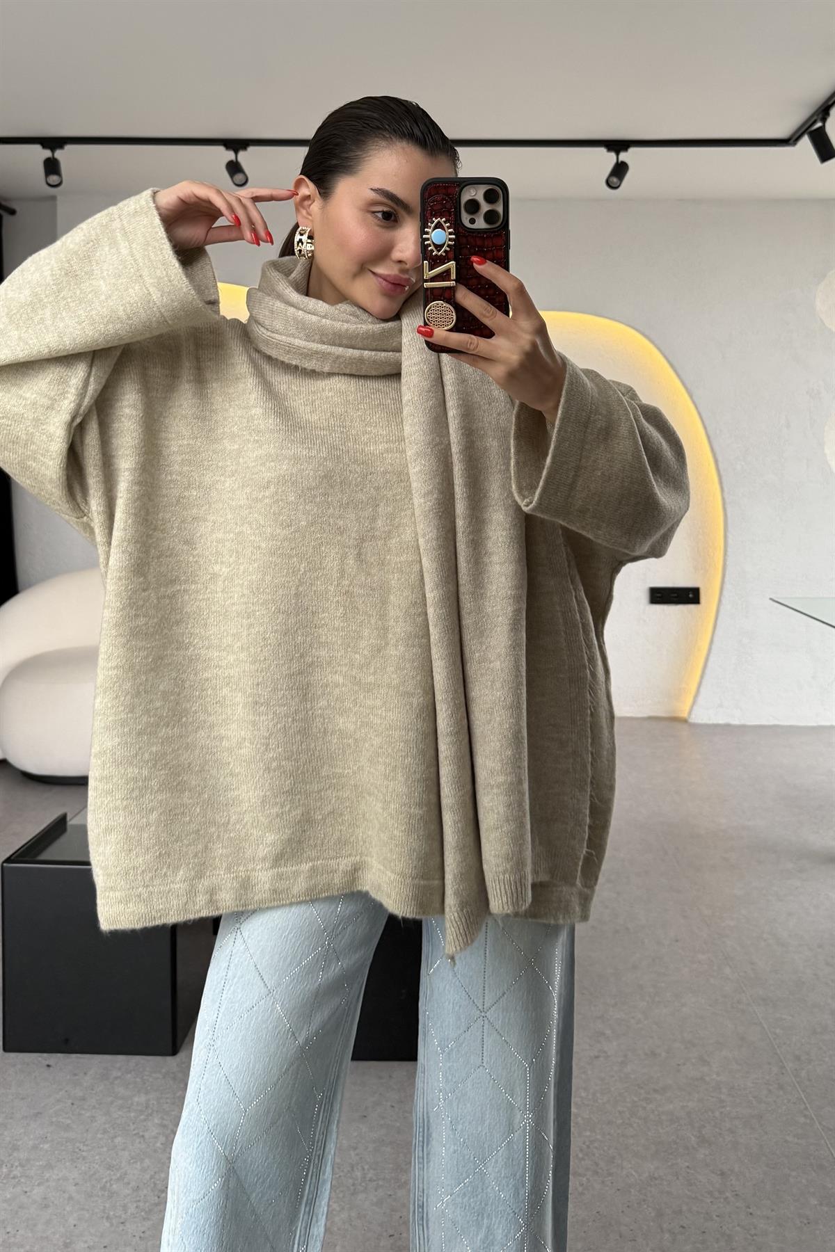 Belovi Taş Atkılı Oversize Kazak 