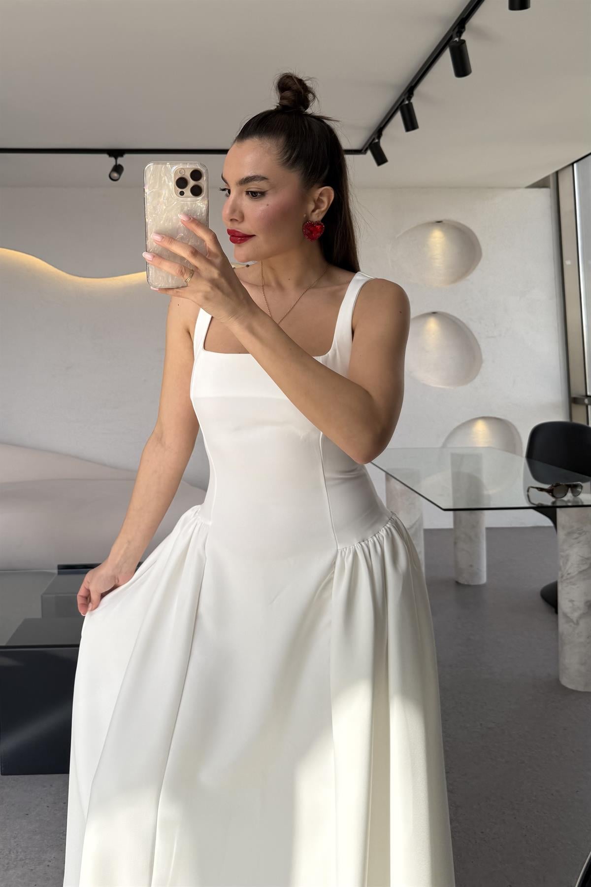 Bengonia Beyaz Kare Yaka Elbise 