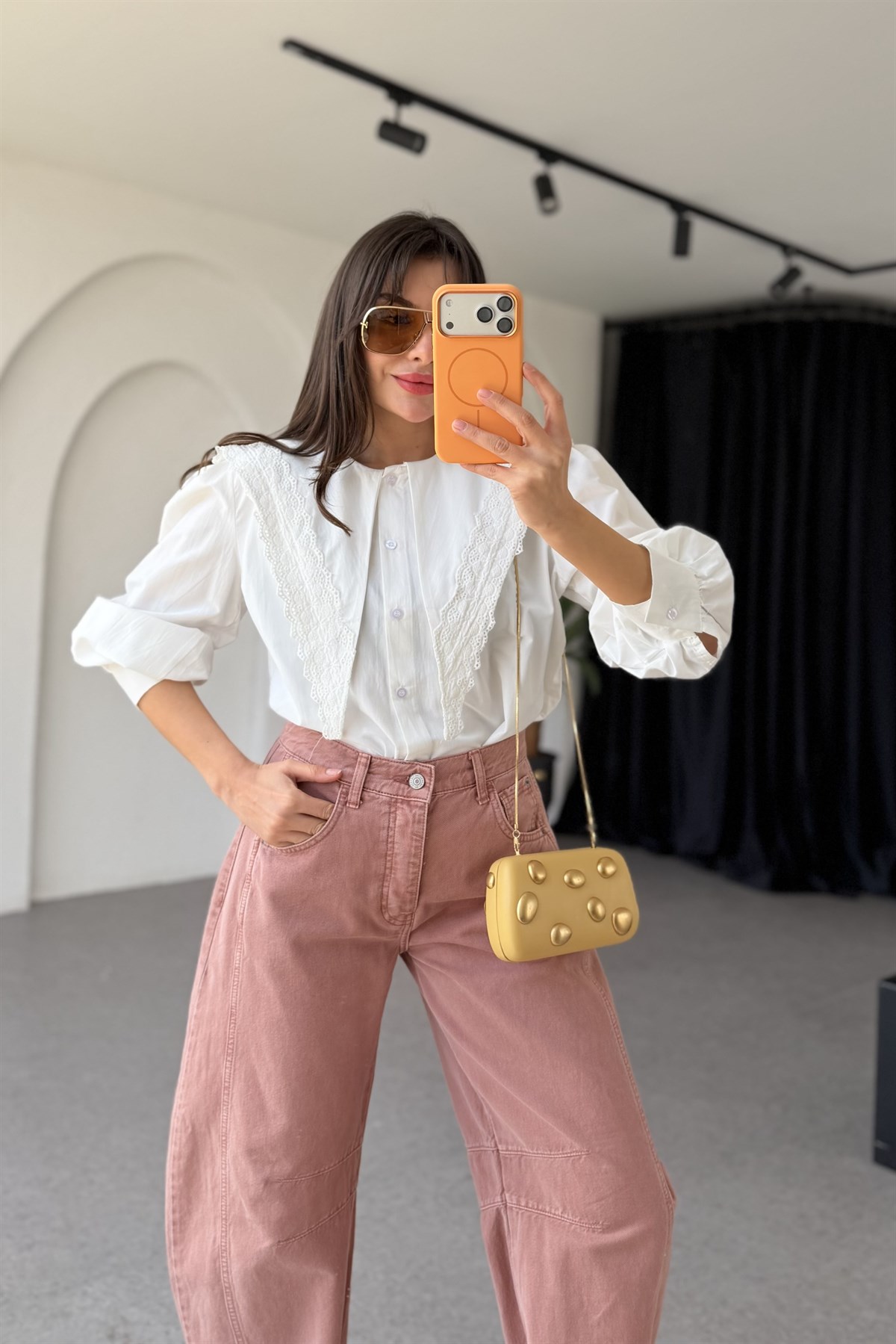 Benita Beyaz Güpür Detaylı Gömlek