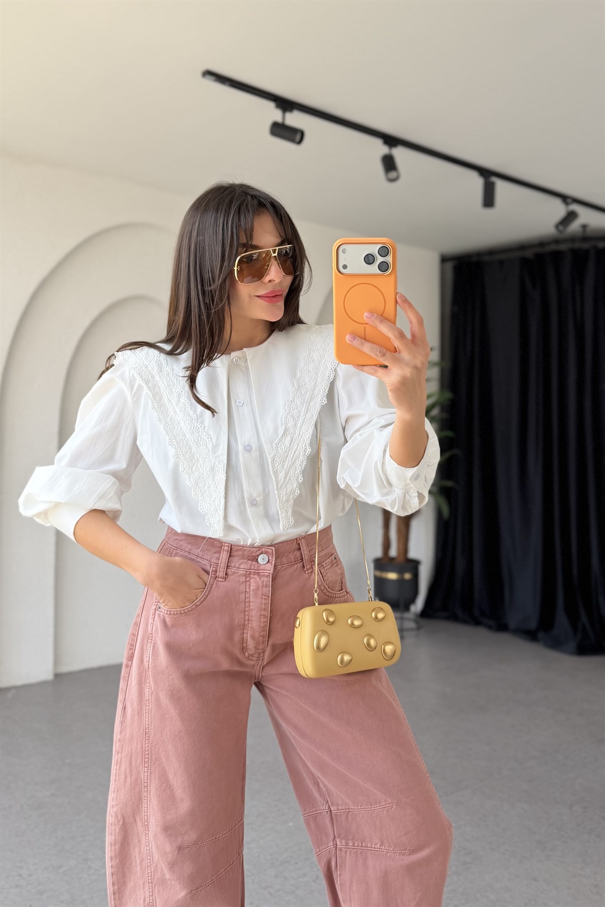 Benita Beyaz Güpür Detaylı Gömlek