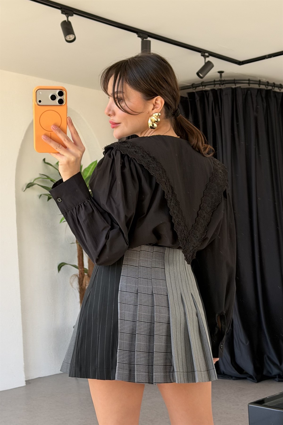 Benita Siyah Güpür Detaylı Gömlek