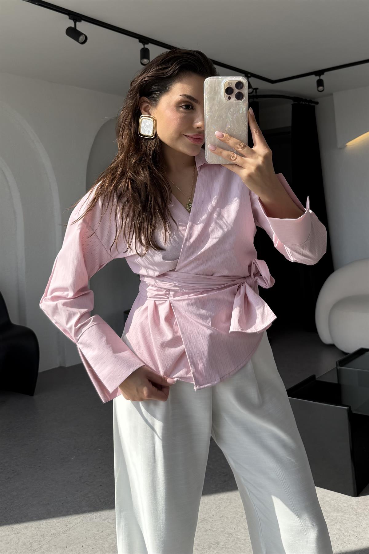 Bexi Pembe Yandan Bağlamalı Gömlek