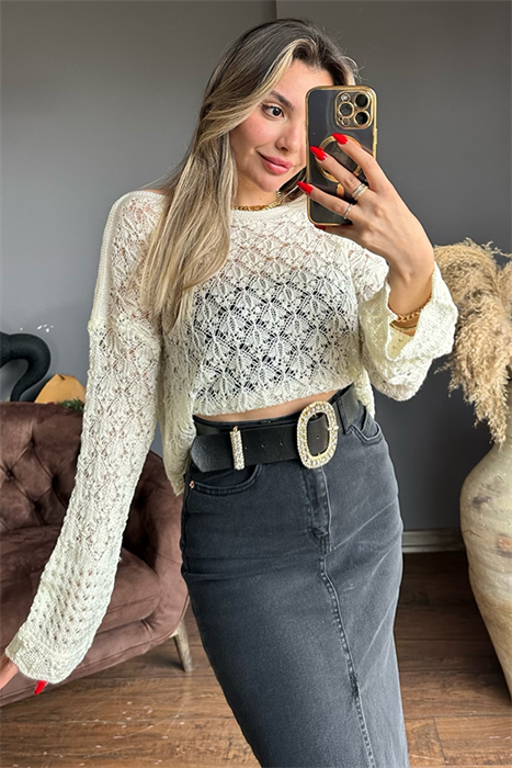 Beyaz dantel desenli triko