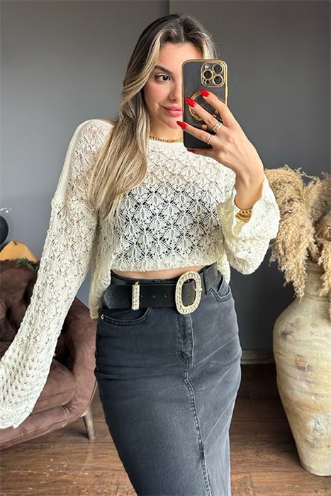 Beyaz dantel desenli triko