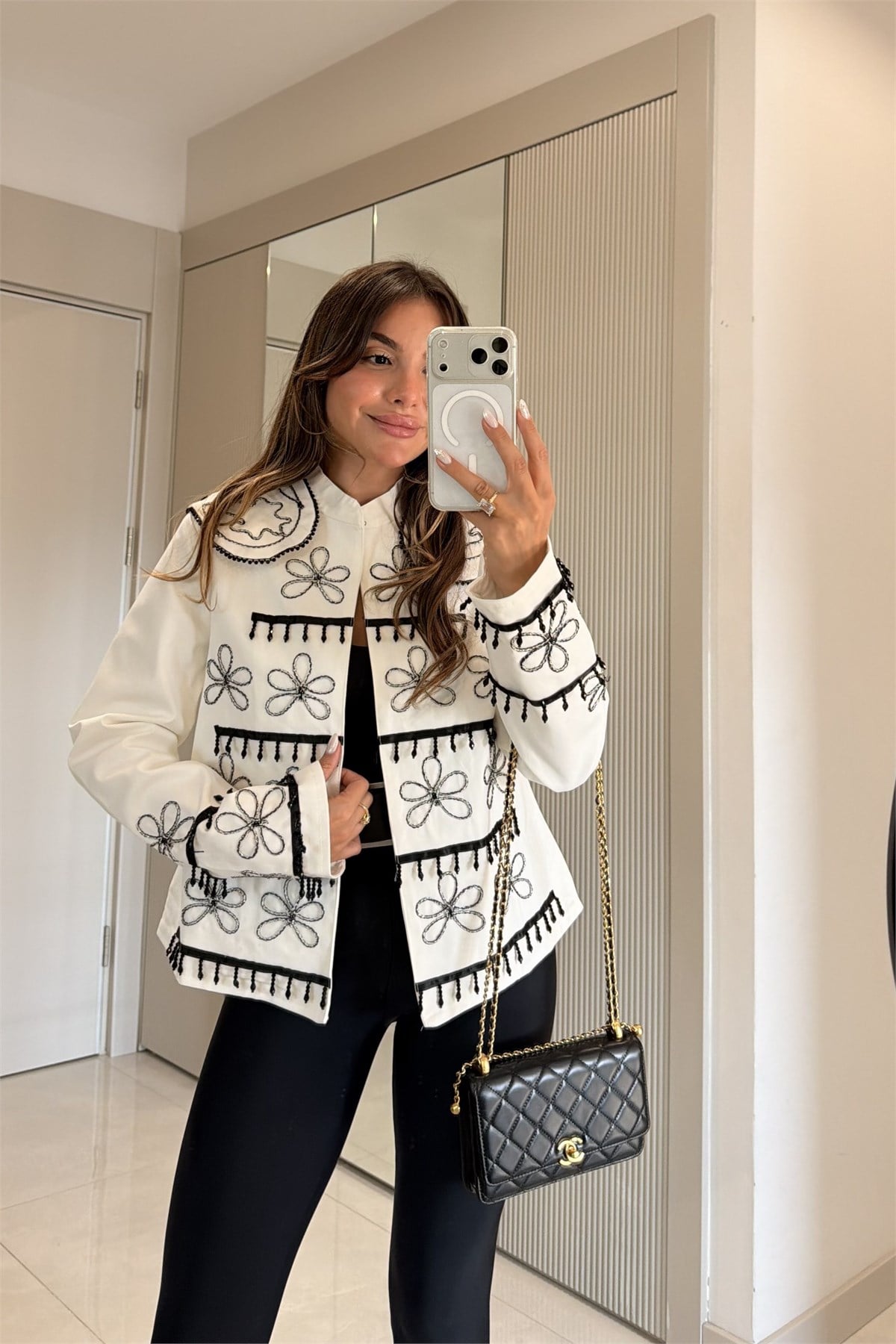 Blanke Çiçek Nakışlı Boncuk Detaylı Tasarım Ceket