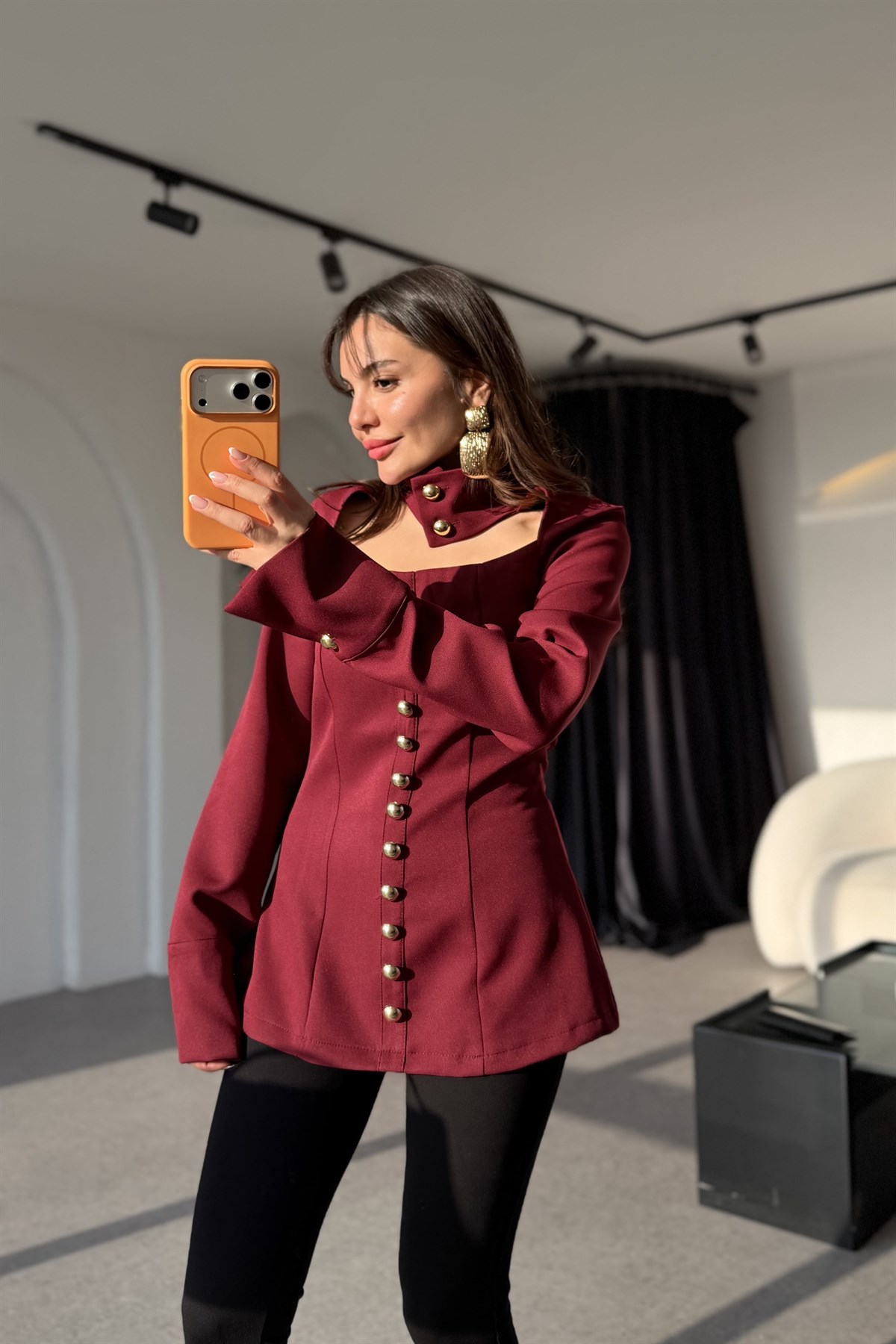 Bloom Bordo Gold Düğmeli Dekolteli Şık Bluz