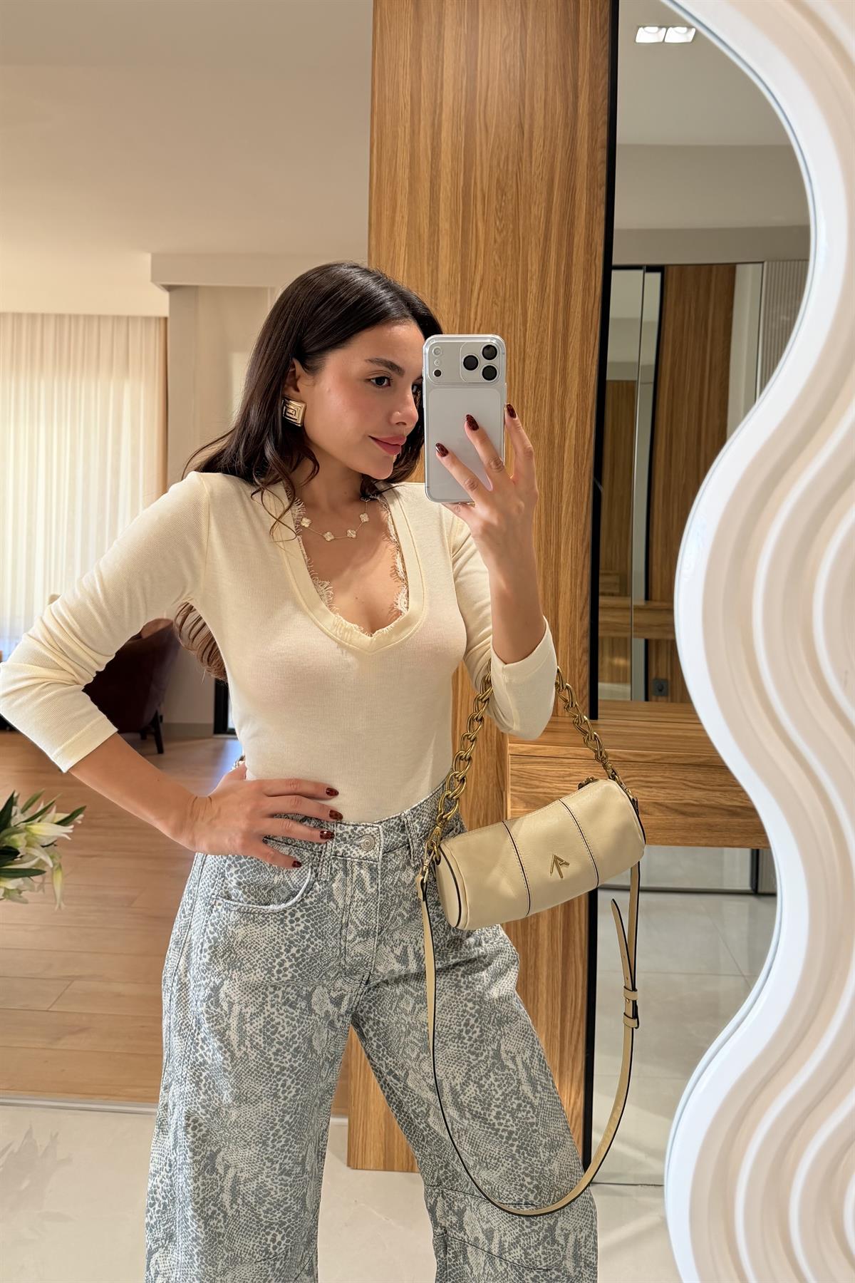 Blossom Krem Dantel Detaylı Crop