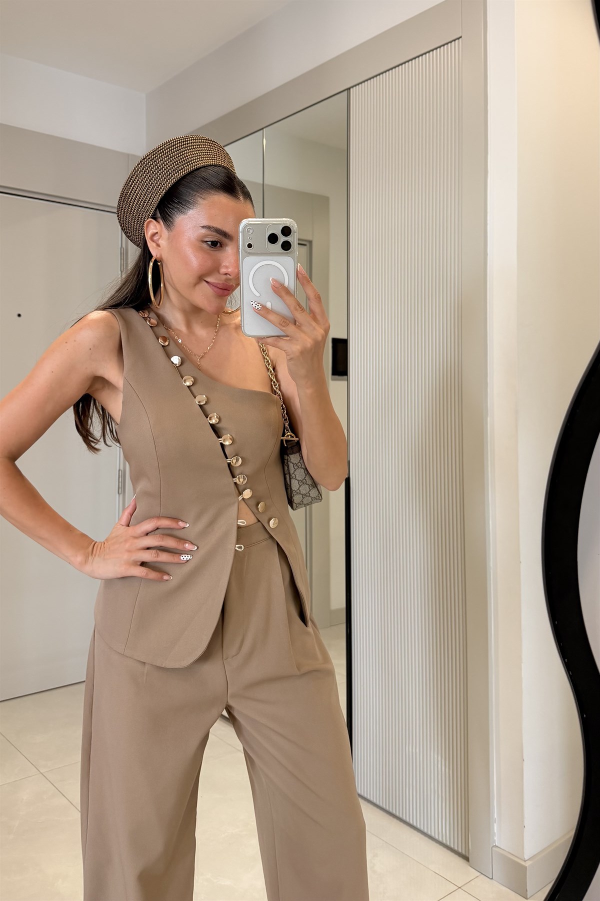 Bolongia Sütlü Kahve Tek Omuz Gold Düğme Detaylı Takım