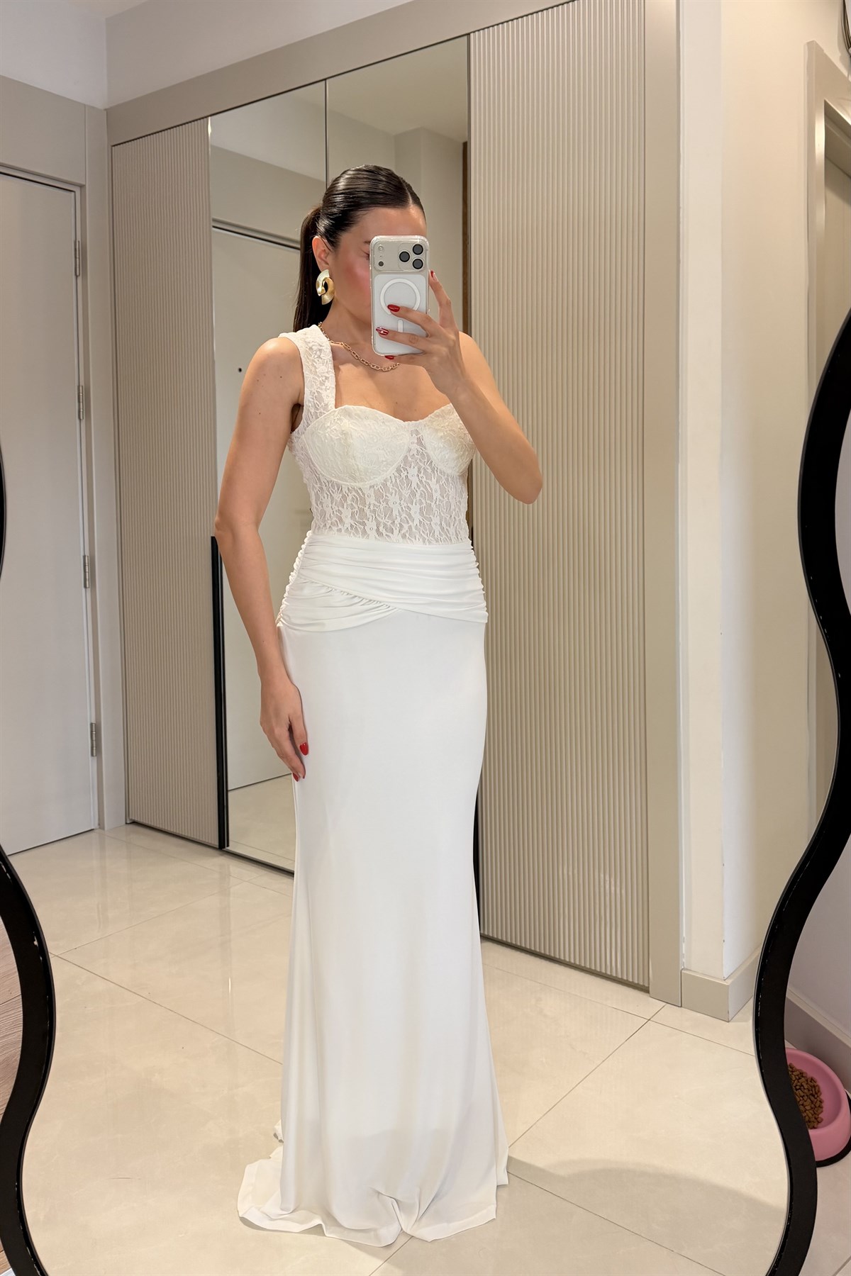 Bonjour Beyaz Dantel Detay Balık Model Elbise