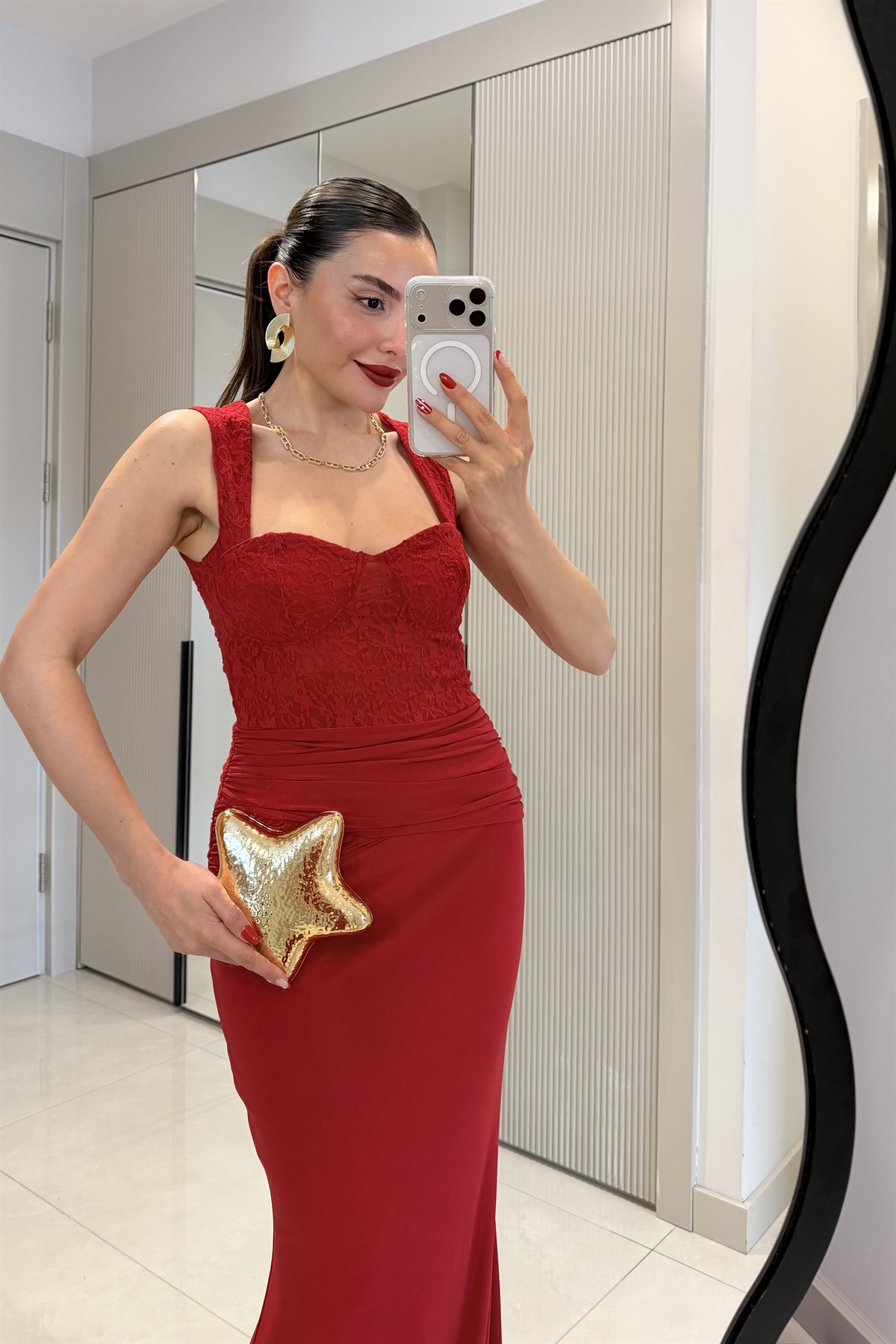 Bonjour Kırmızı Dantel Detay Balık Model Elbise