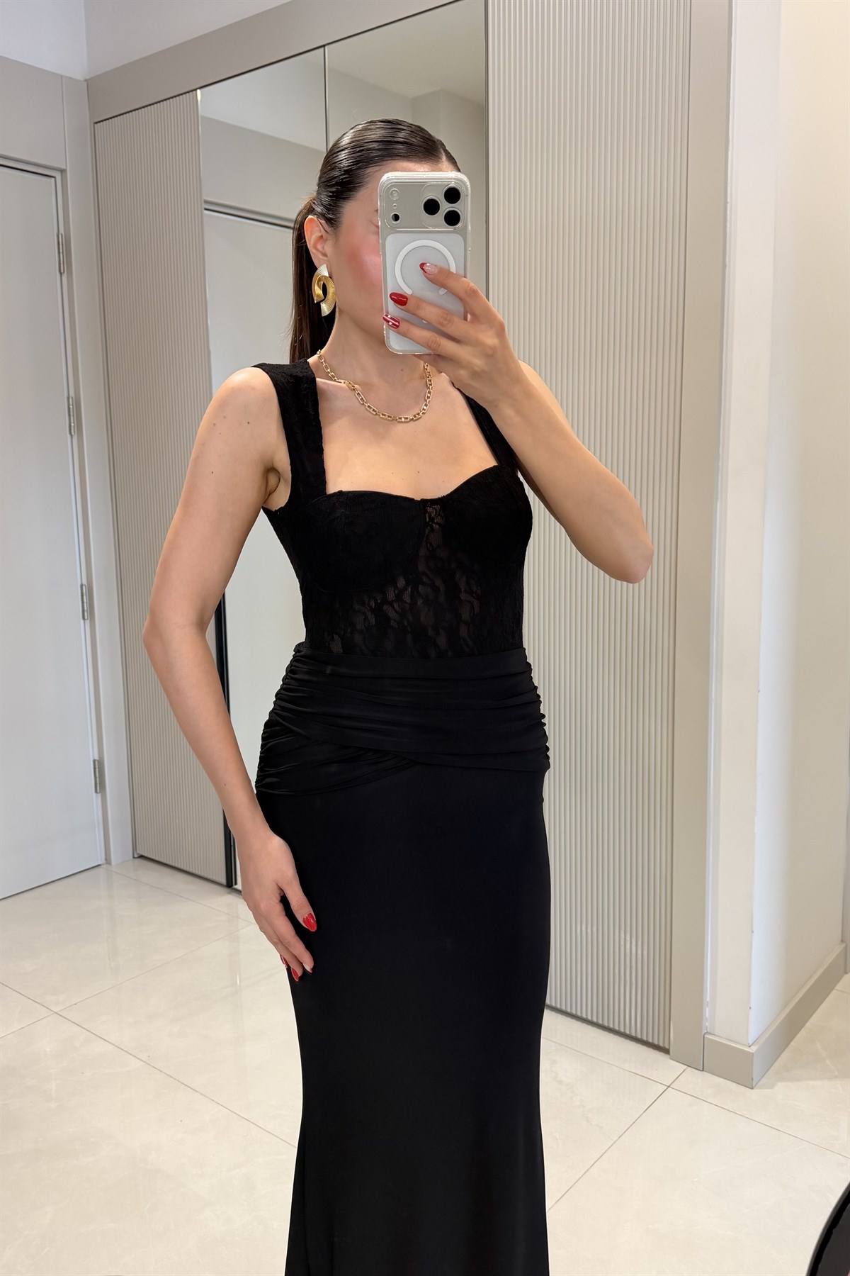 Bonjour Siyah Dantel Detay Balık Model Elbise