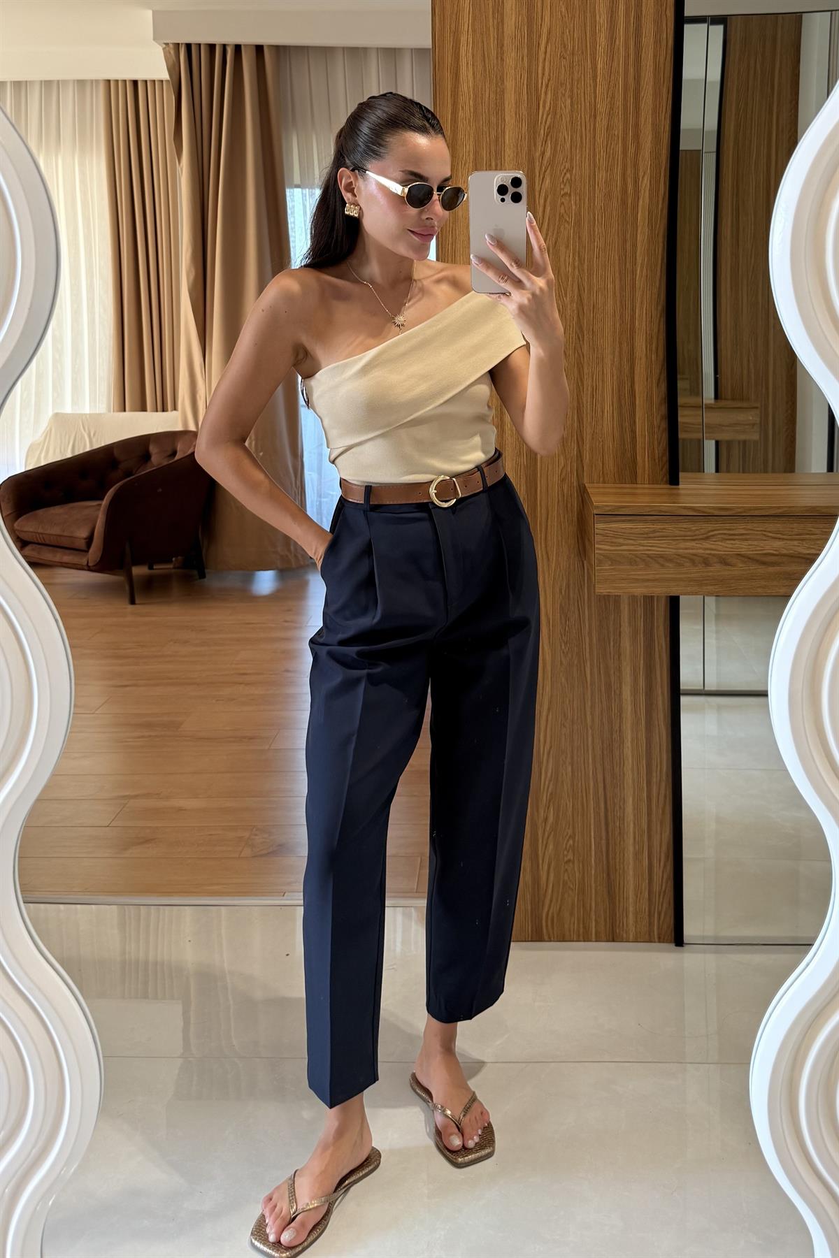 Boone Lacivert Havuç Kesim Pantolon