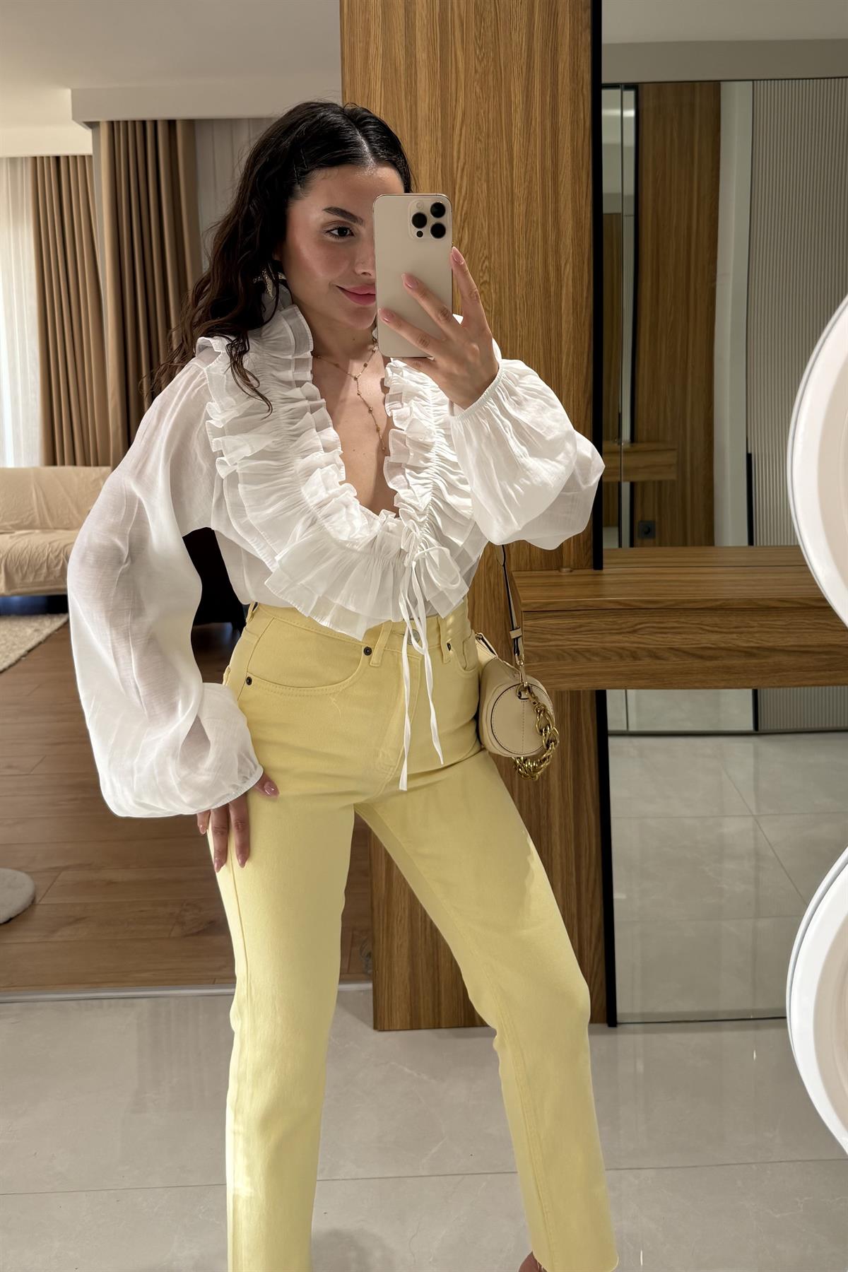 Bouti Beyaz Fırfırlı İpli Gömlek