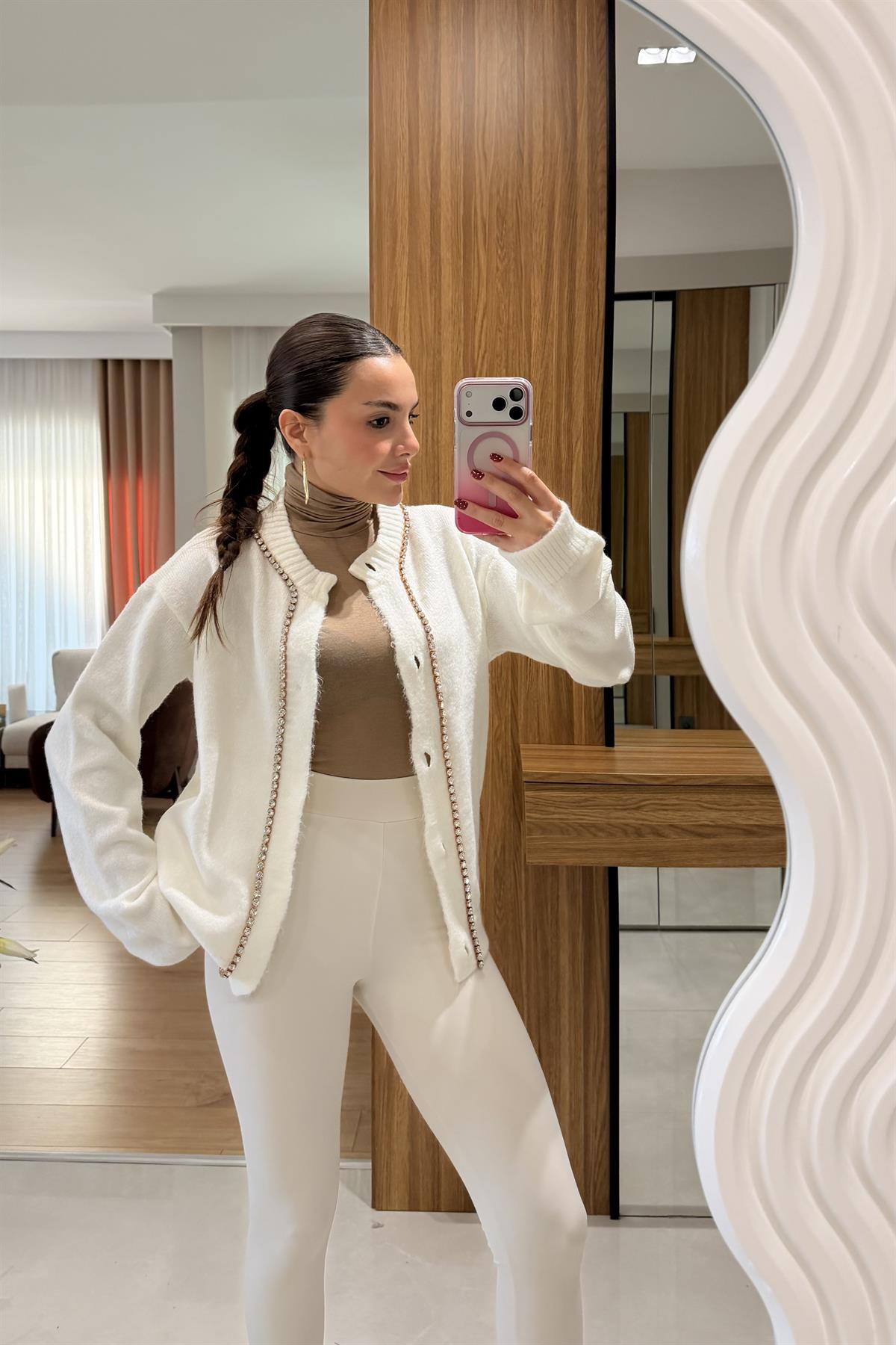 Brandi Beyaz Taşlı Hırka