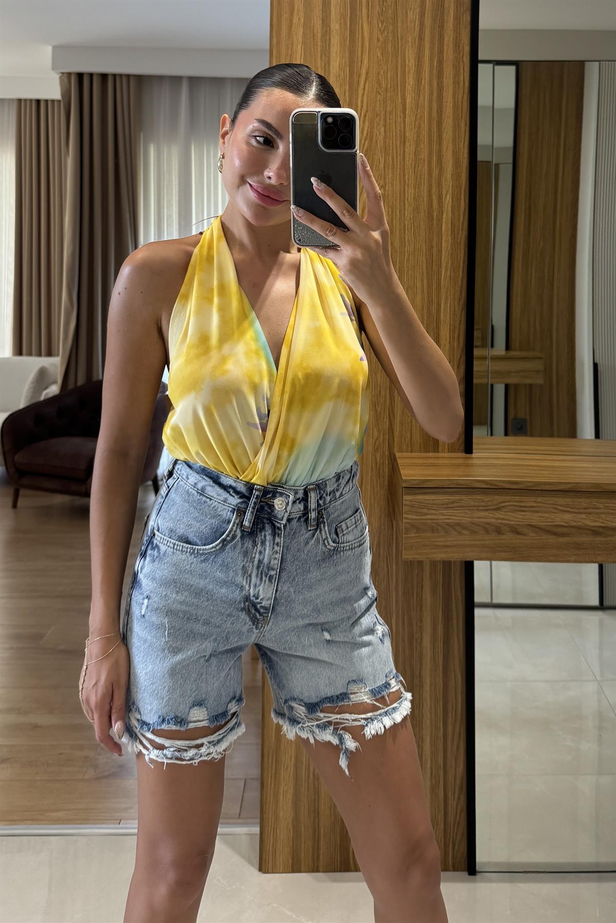 Brasilia Sarı Sırt Dekolteli Renkli Bağlamalı Halter Yaka Bluz