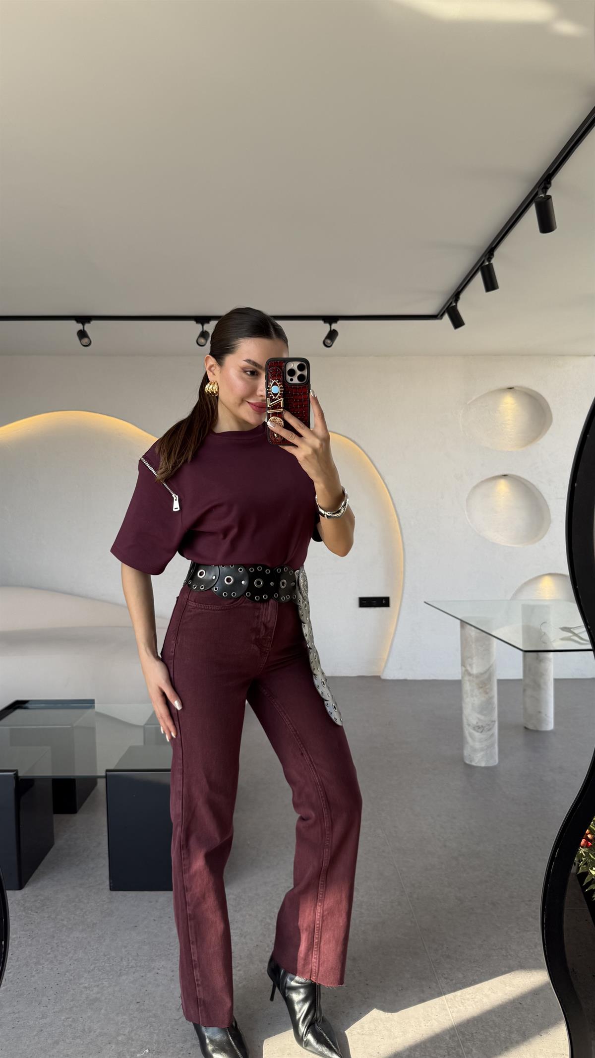 Brest Bordo Altı Kesik Jean 