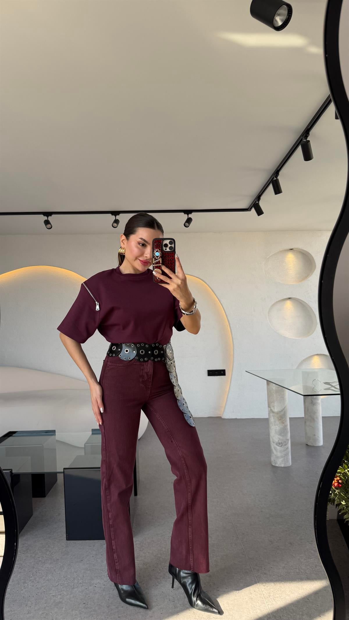 Brest Bordo Altı Kesik Jean 