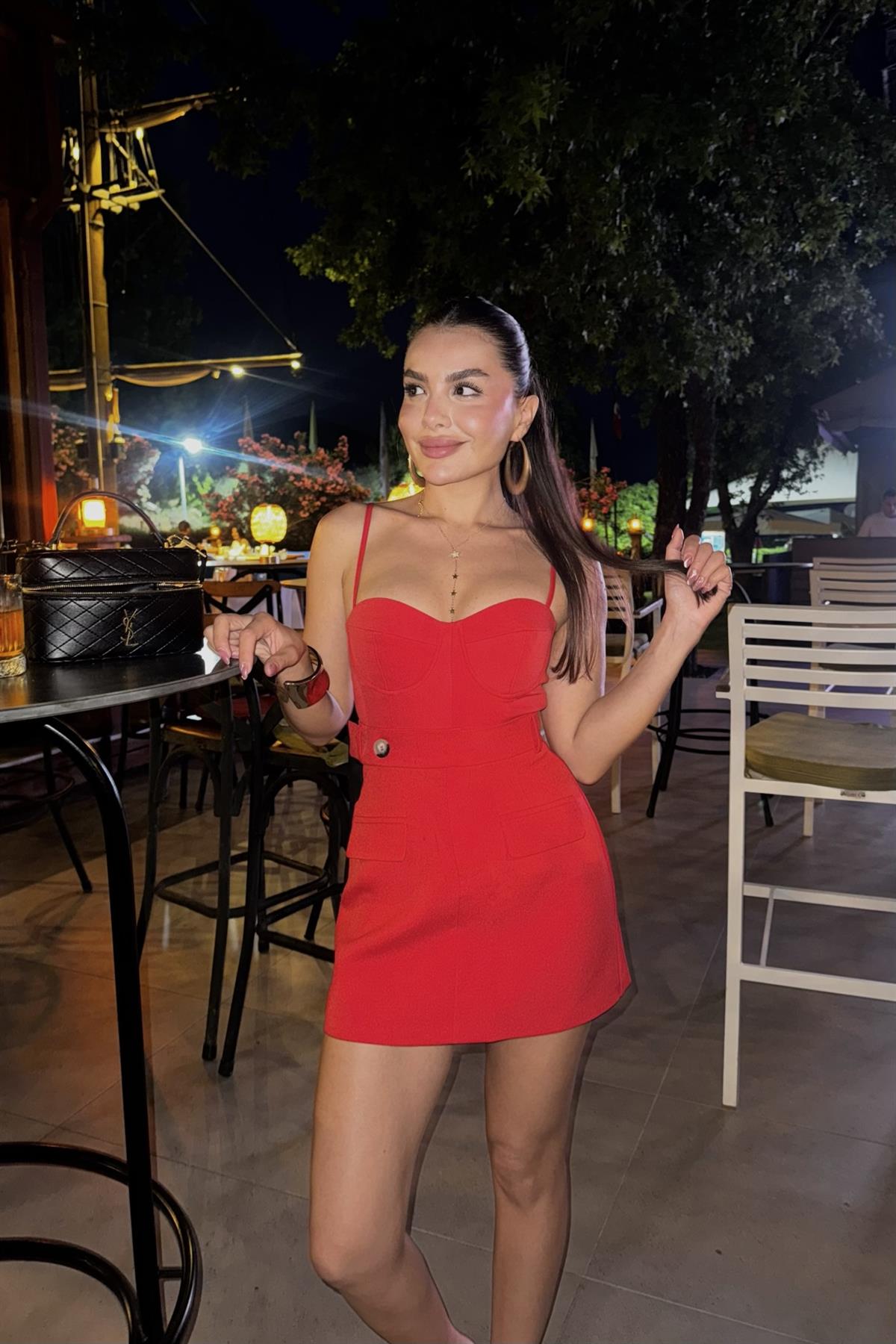 Brian Kırmızı Kalp Yaka Askılı Crop