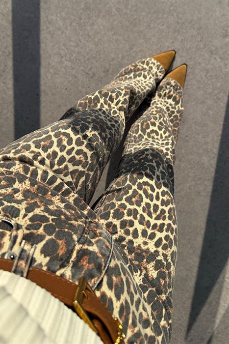 Busta Leopar Palazzo Jean