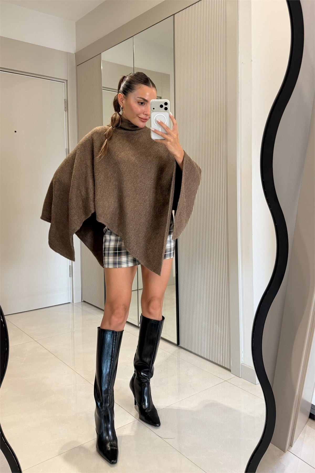Camilla Kahve Asimetrik Boğazlı Panço