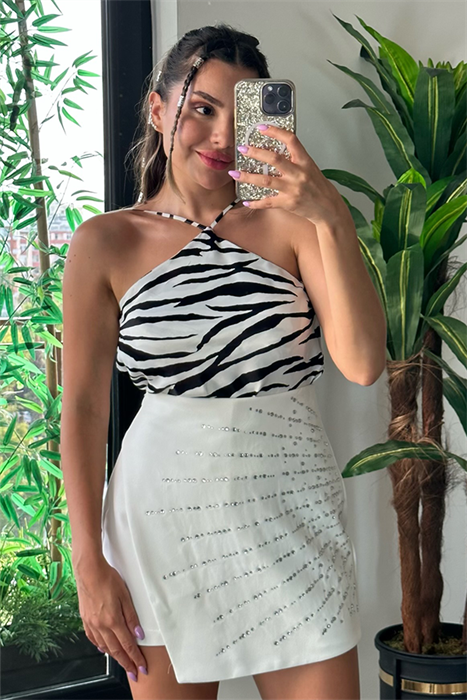 Çapraz askılı zebra desen saten bluz