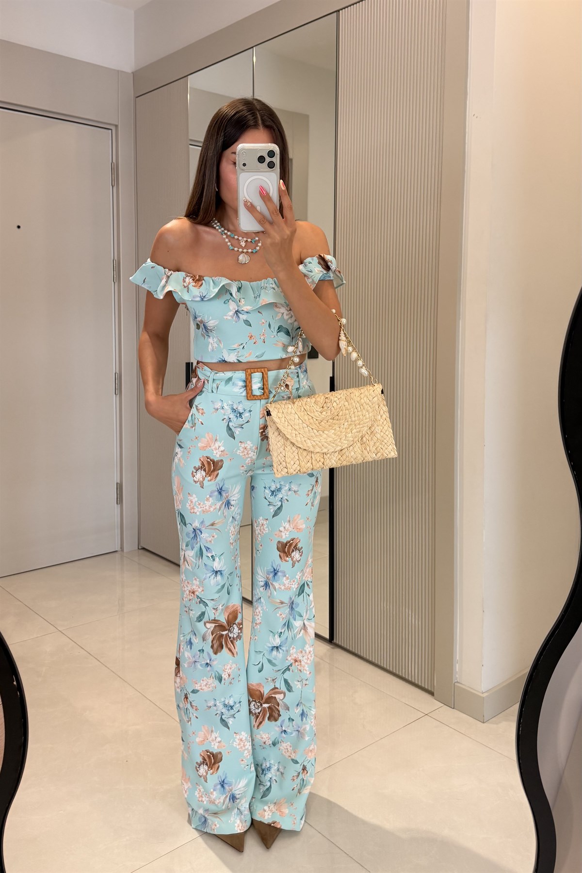 Caren Turkuaz Kemerli Çiçek Desen Takım