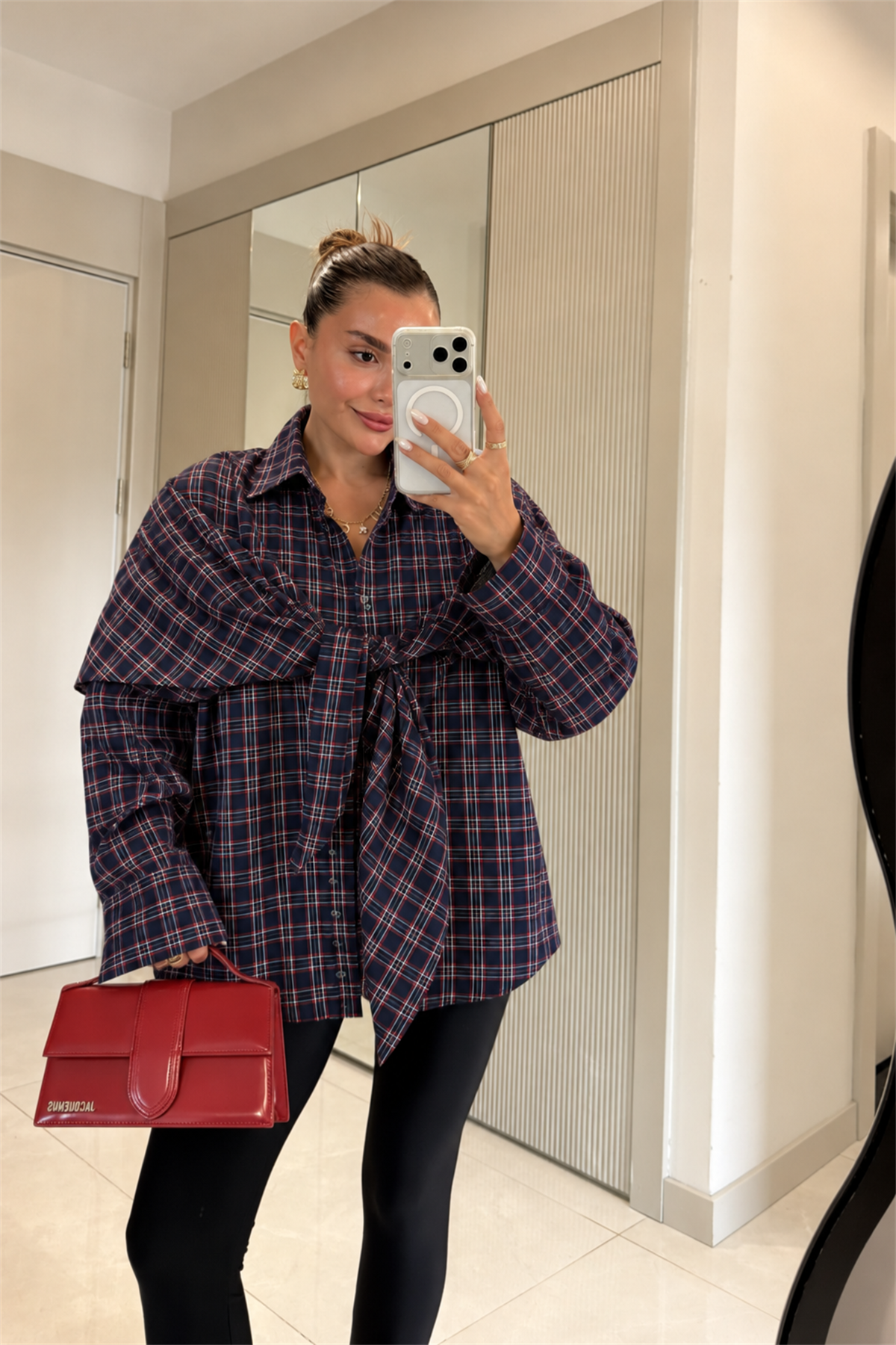 Carina Kırmızı Fular Detaylı Ekose Gömlek