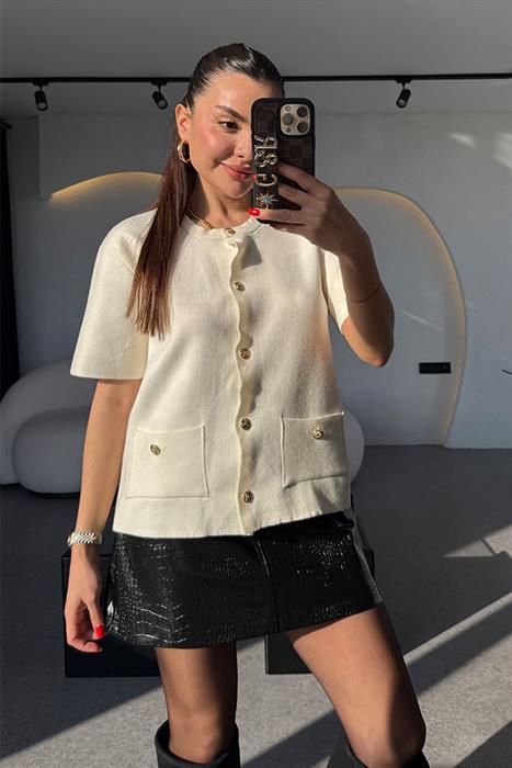 Carlina Beyaz Gold Düğmeli Triko 