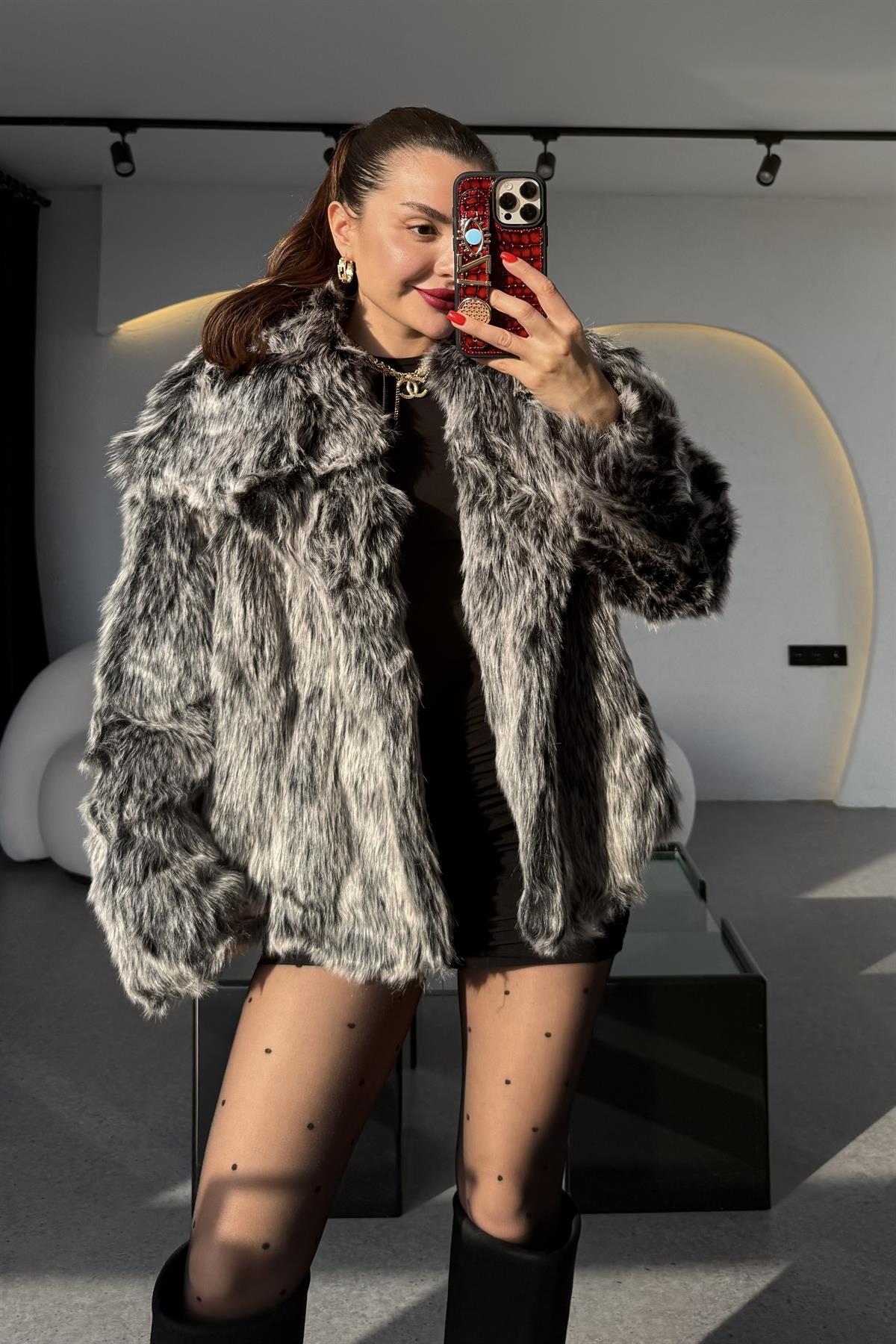 Carlota Gri Premium Geniş Yakalı Kürk 