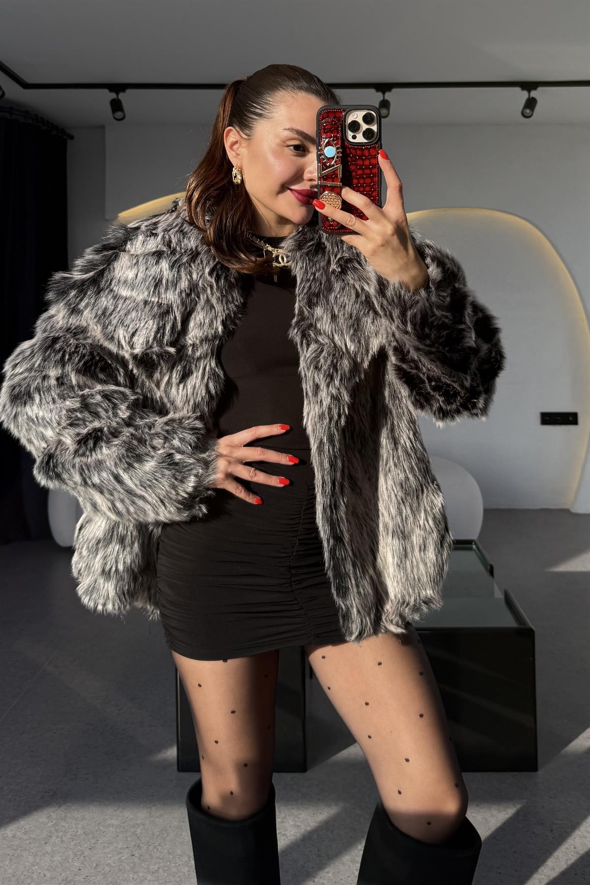 Carlota Gri Premium Geniş Yakalı Kürk 