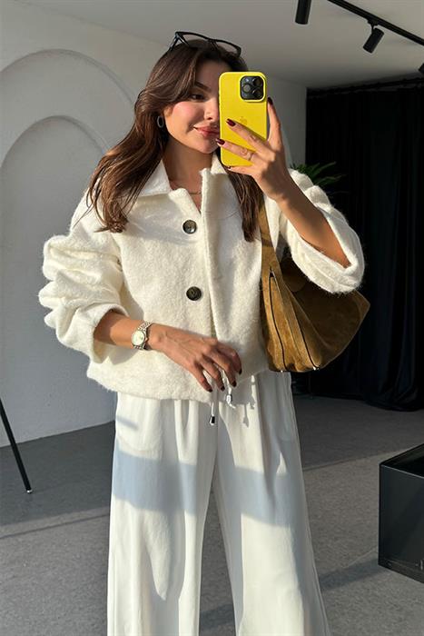 Carmela Beyaz Kırçıllı Kısa Kaban 